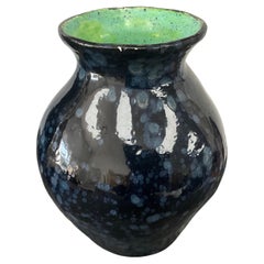 Mid Century Folk Art handgemachte Keramik Vase signiert Leah