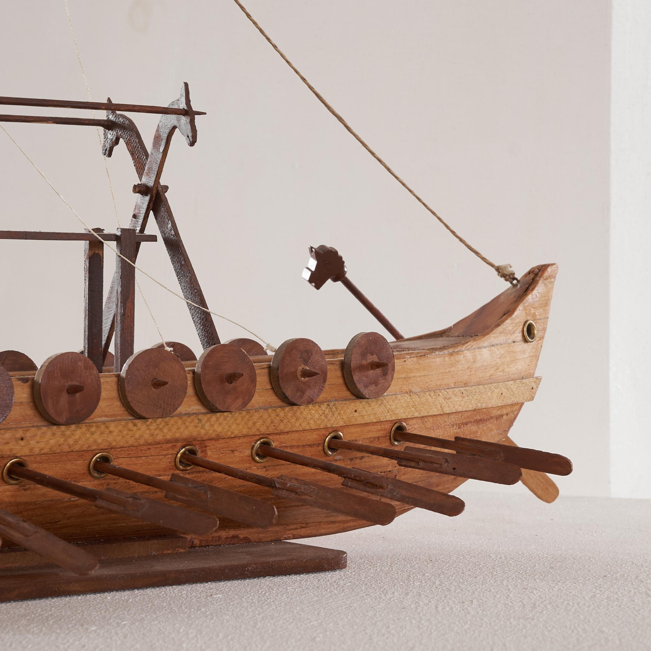 Mid Century Folk Art Viking Ship in Wood 1960s In Good Condition For Sale In Tilburg, NL