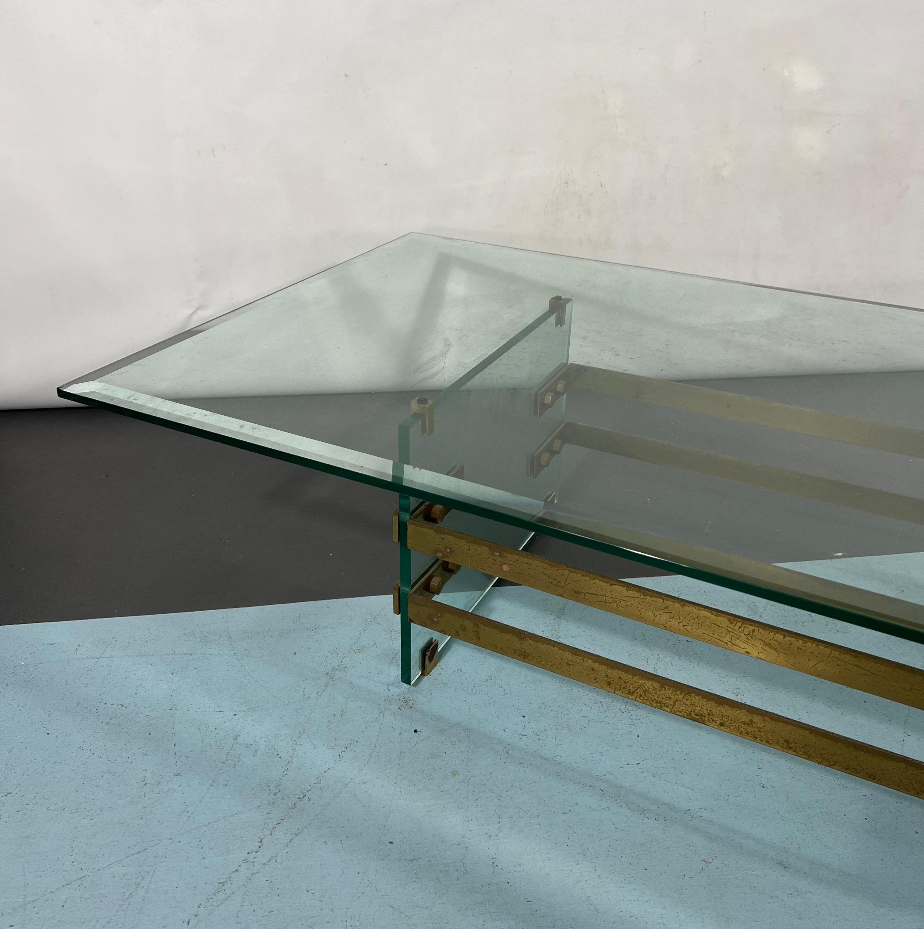Mid-Century Fontana Arte Attributed Glass and Brass Coffee Table, Italy, 1970s For Sale 5