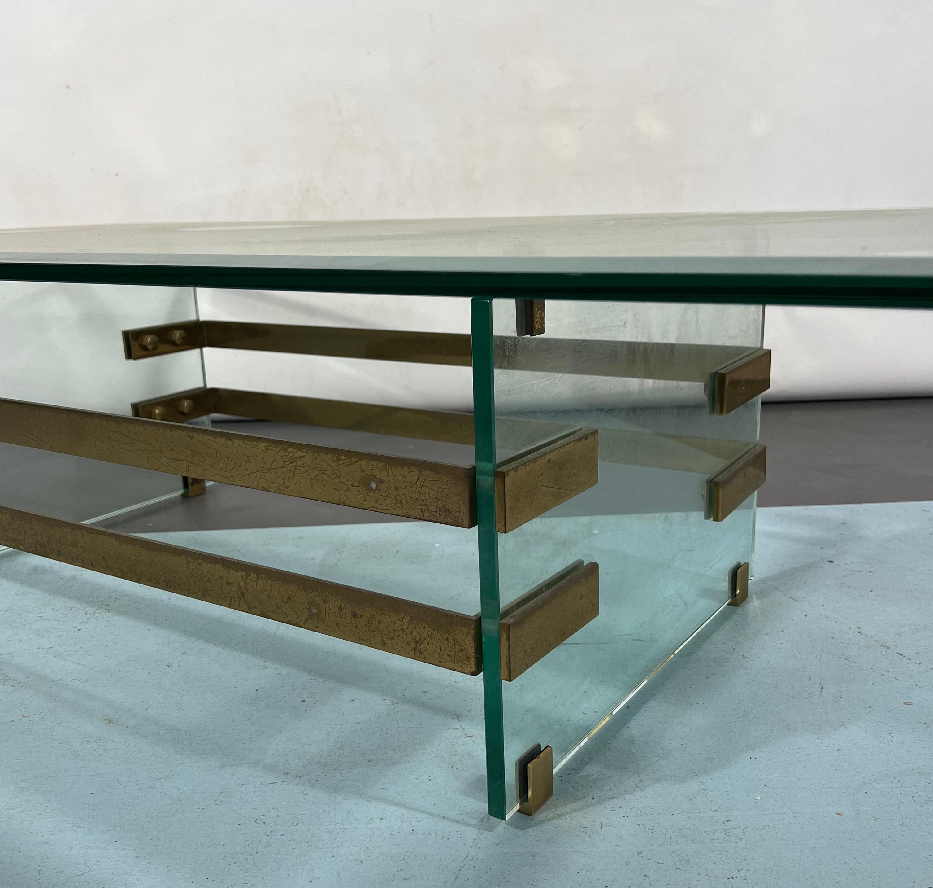 Mid-Century Fontana Arte Attributed Glass and Brass Coffee Table, Italy, 1970s For Sale 7