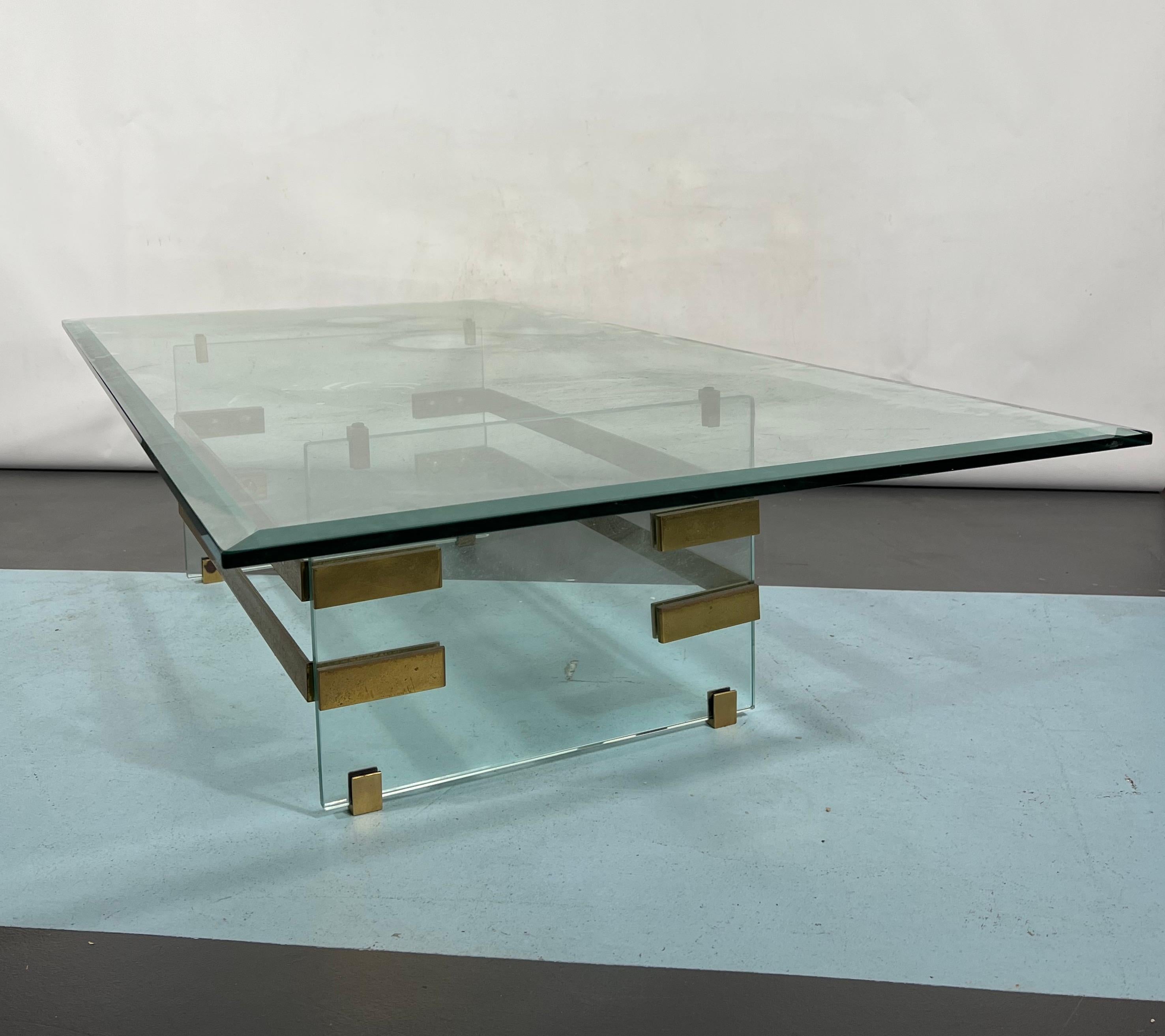 Mid-Century Fontana Arte Attributed Glass and Brass Coffee Table, Italy, 1970s For Sale 8