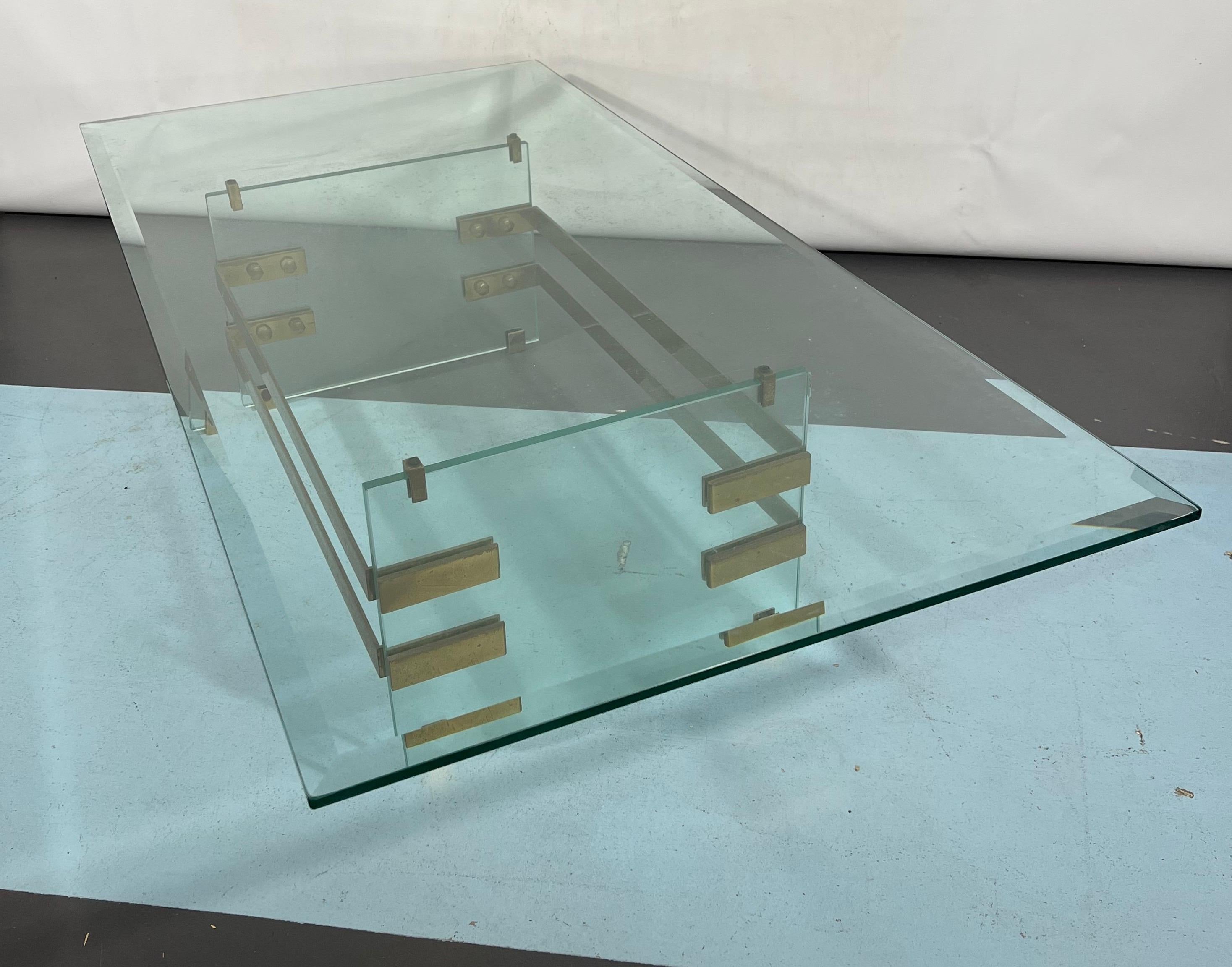 Mid-Century Fontana Arte Attributed Glass and Brass Coffee Table, Italy, 1970s For Sale 9