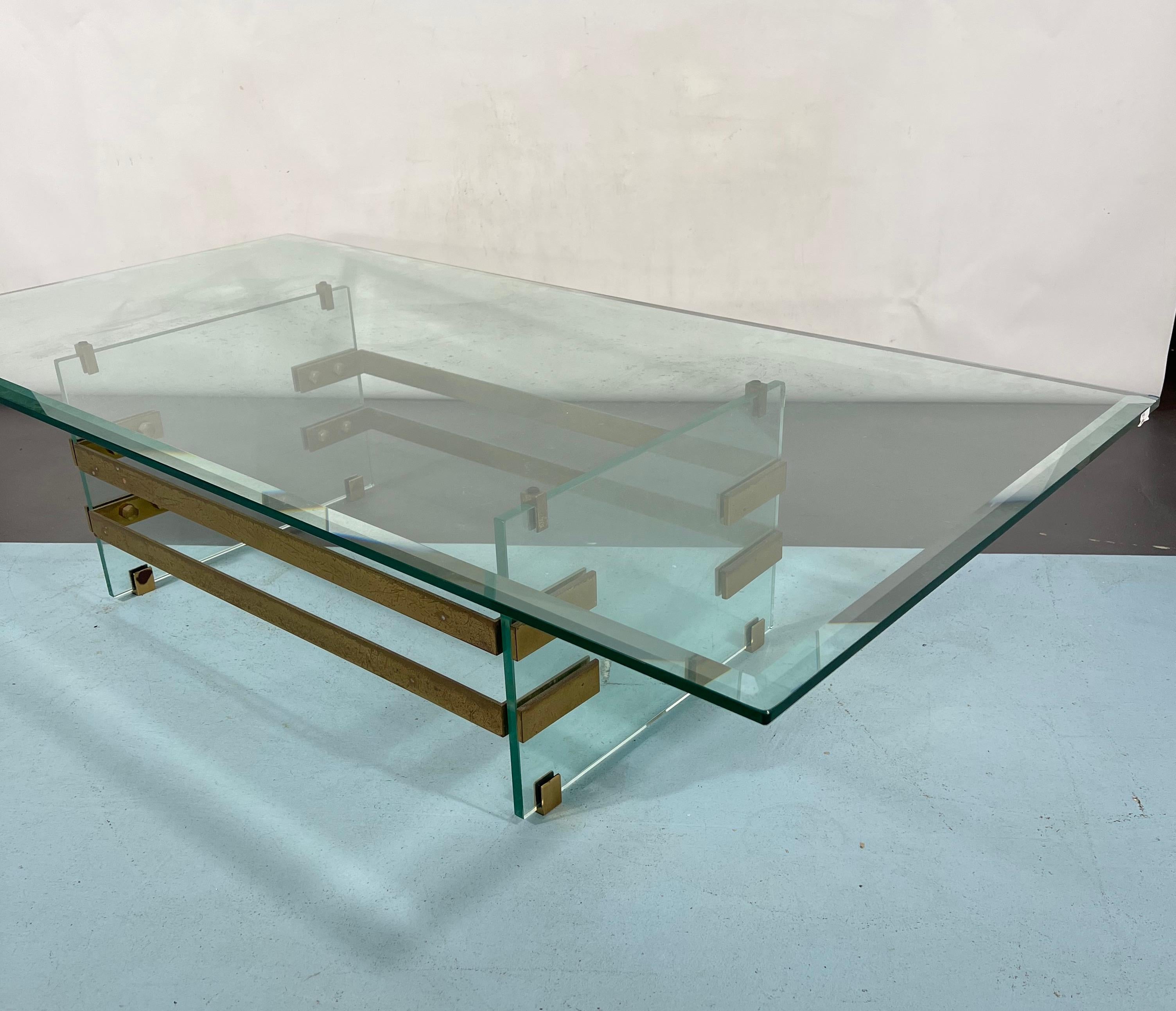 Mid-Century Fontana Arte Attributed Glass and Brass Coffee Table, Italy, 1970s For Sale 1