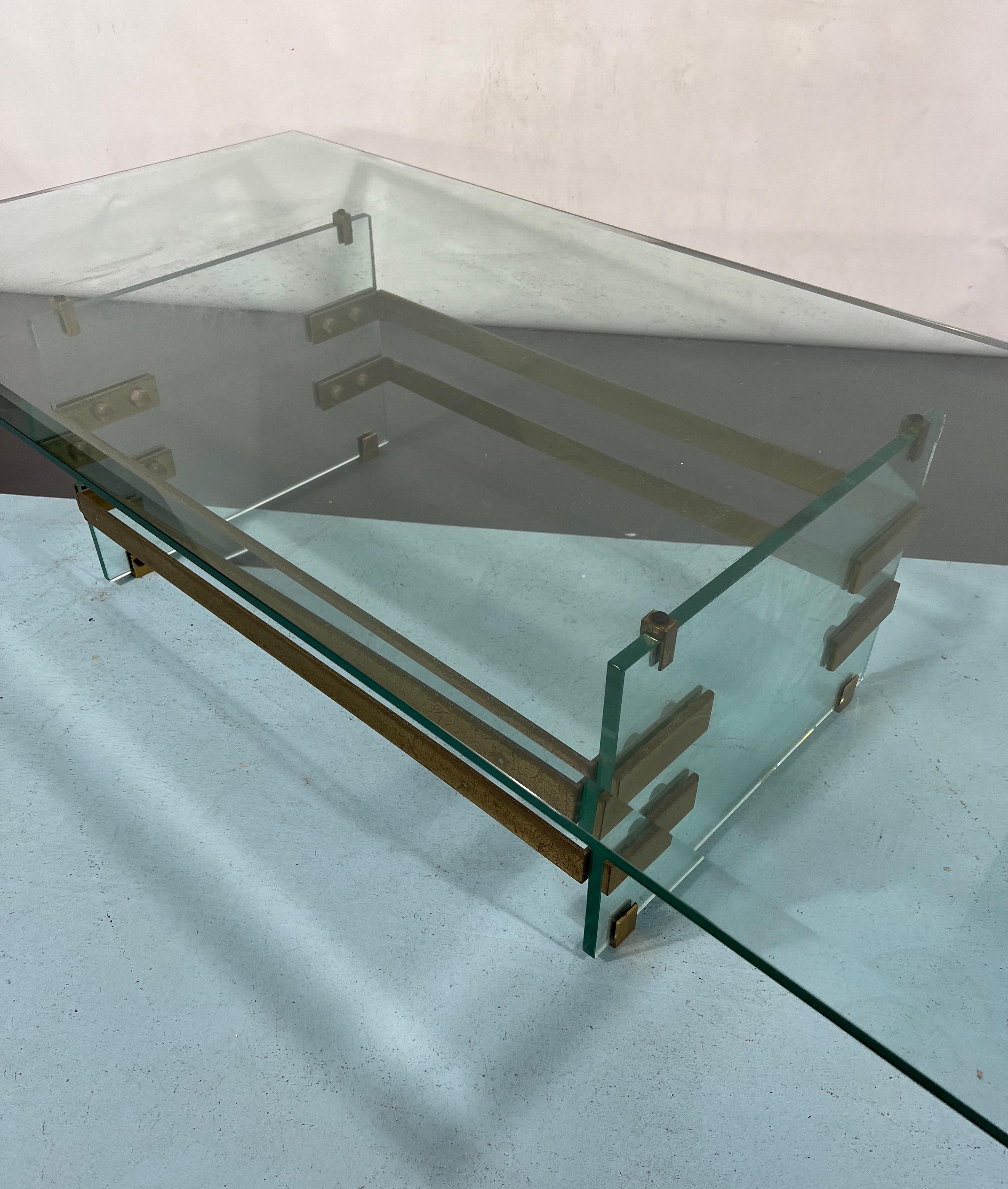 Mid-Century Fontana Arte Attributed Glass and Brass Coffee Table, Italy, 1970s For Sale 3