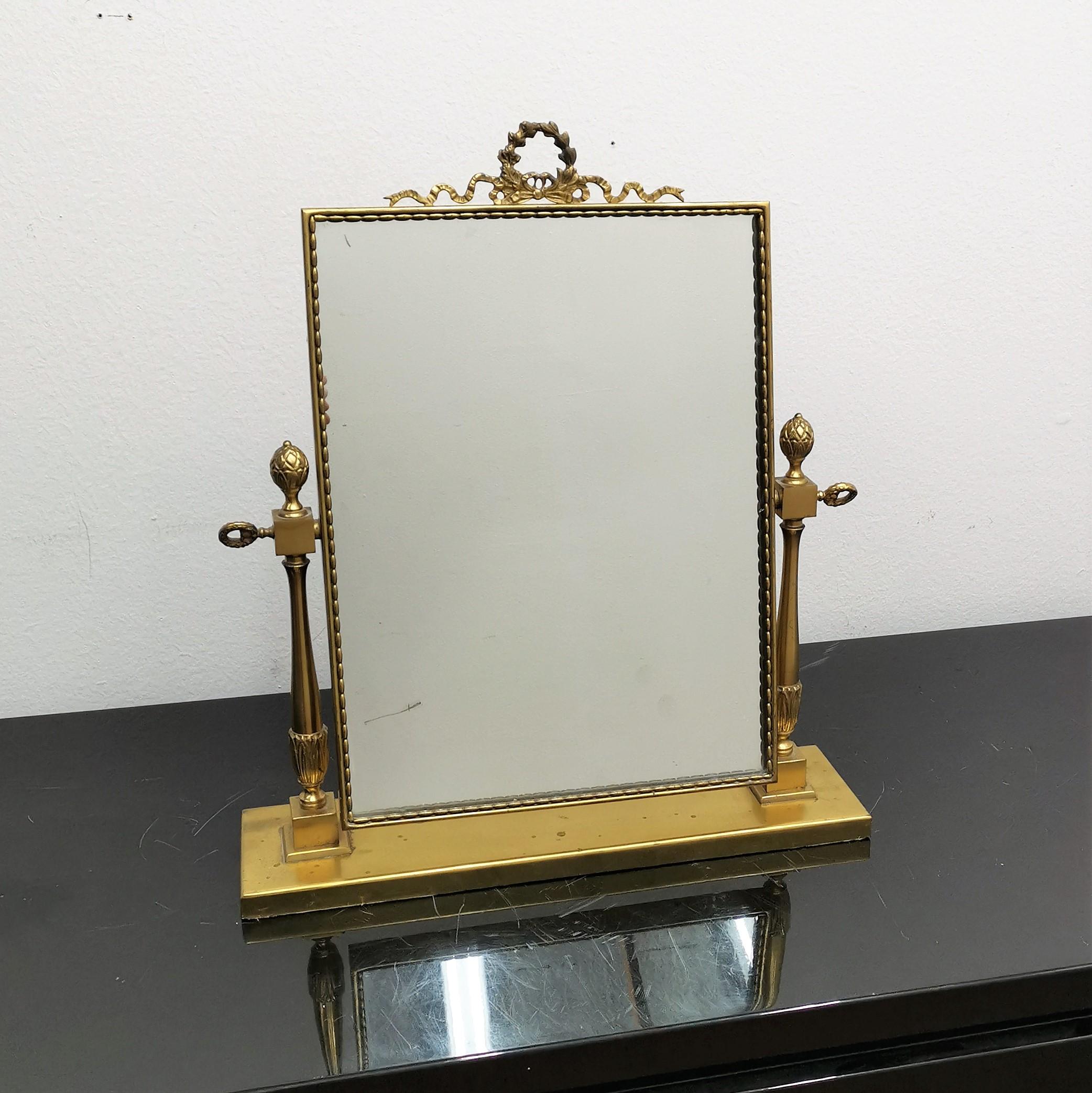 Italian Midcentury Fontana Arte Style Glided Brass Table Mirror, 50s, Italy For Sale