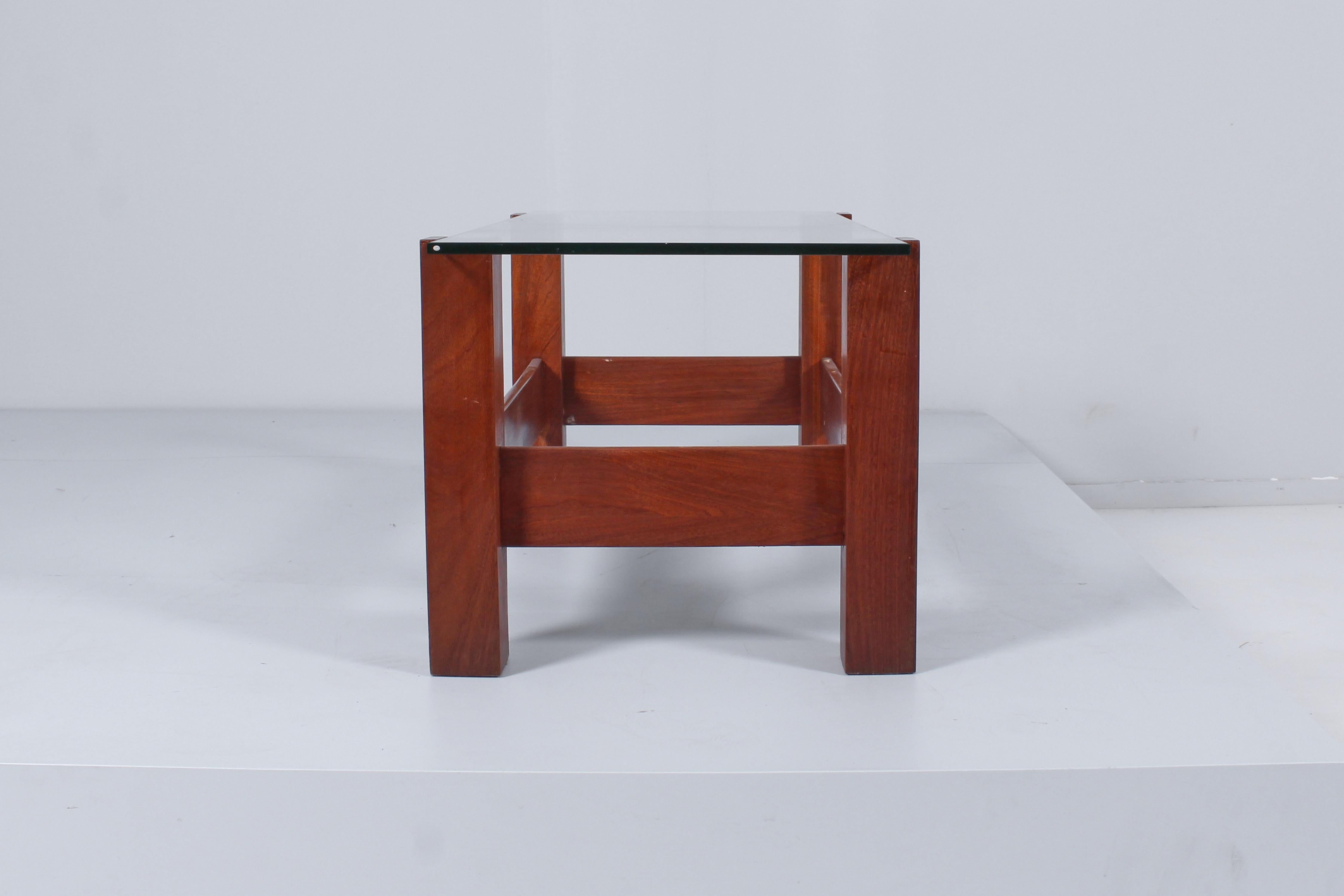 Table basse en bois et verre de style Fontana Arte du milieu du siècle, années 60, Italie en vente 3