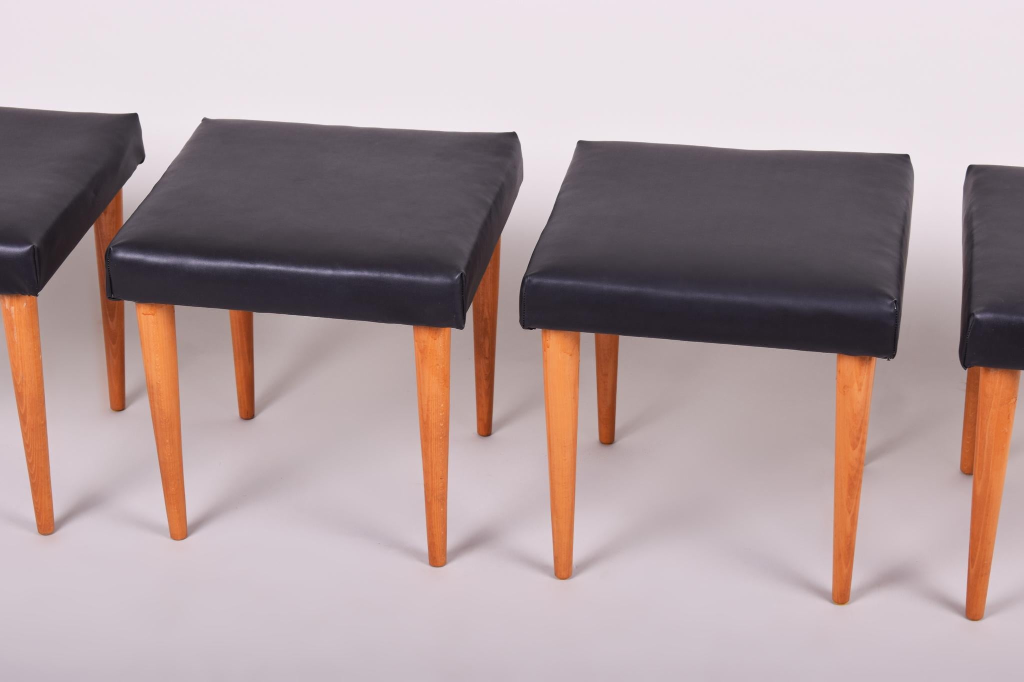Mid-Century Modern Tabourets à pied du milieu du siècle fabriqués en Tchèque dans les années 50, état d'origine en vente
