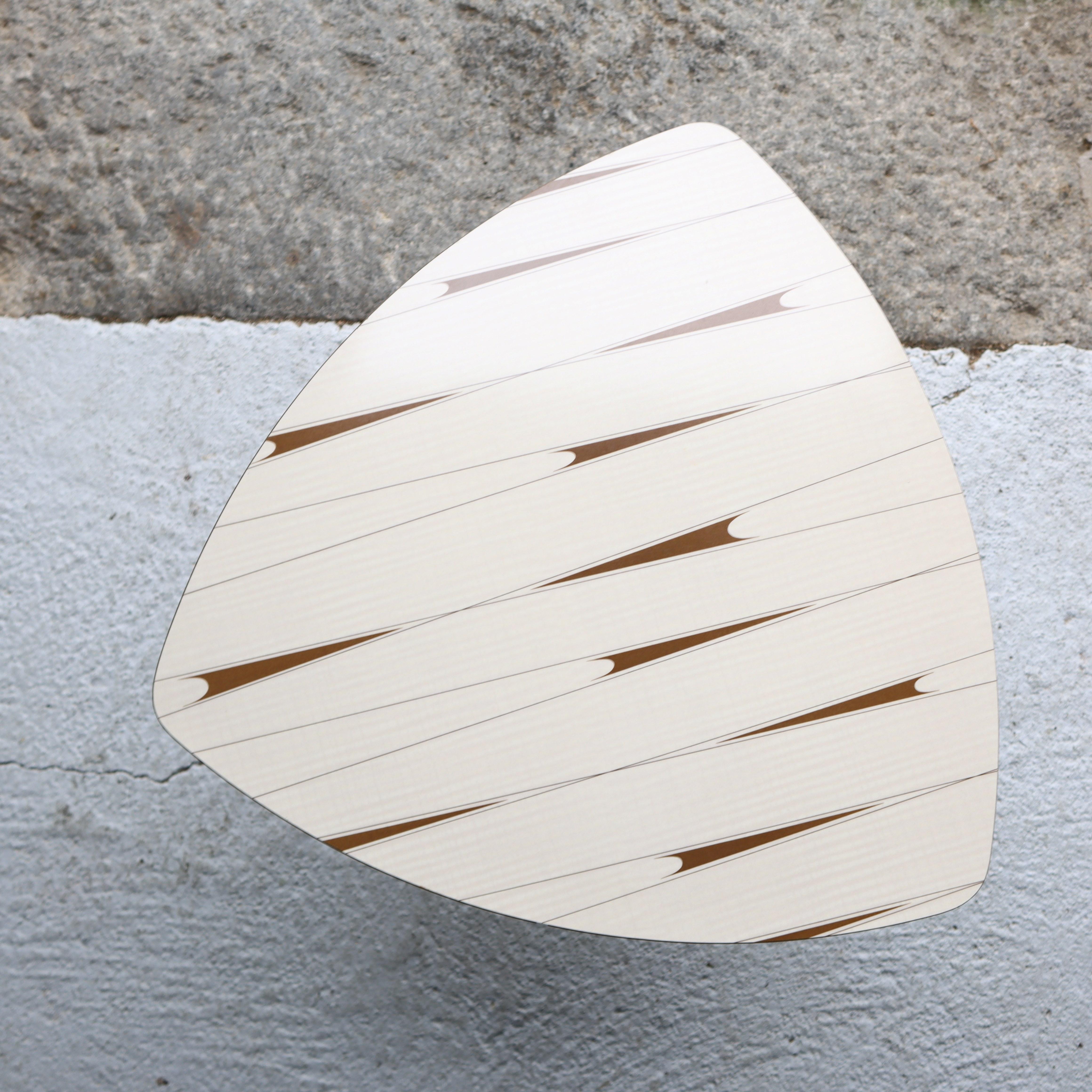 Mid-Century geschmiedet Dreiecksform Couchtisch - Formica Beistelltisch 50s (Moderne der Mitte des Jahrhunderts) im Angebot