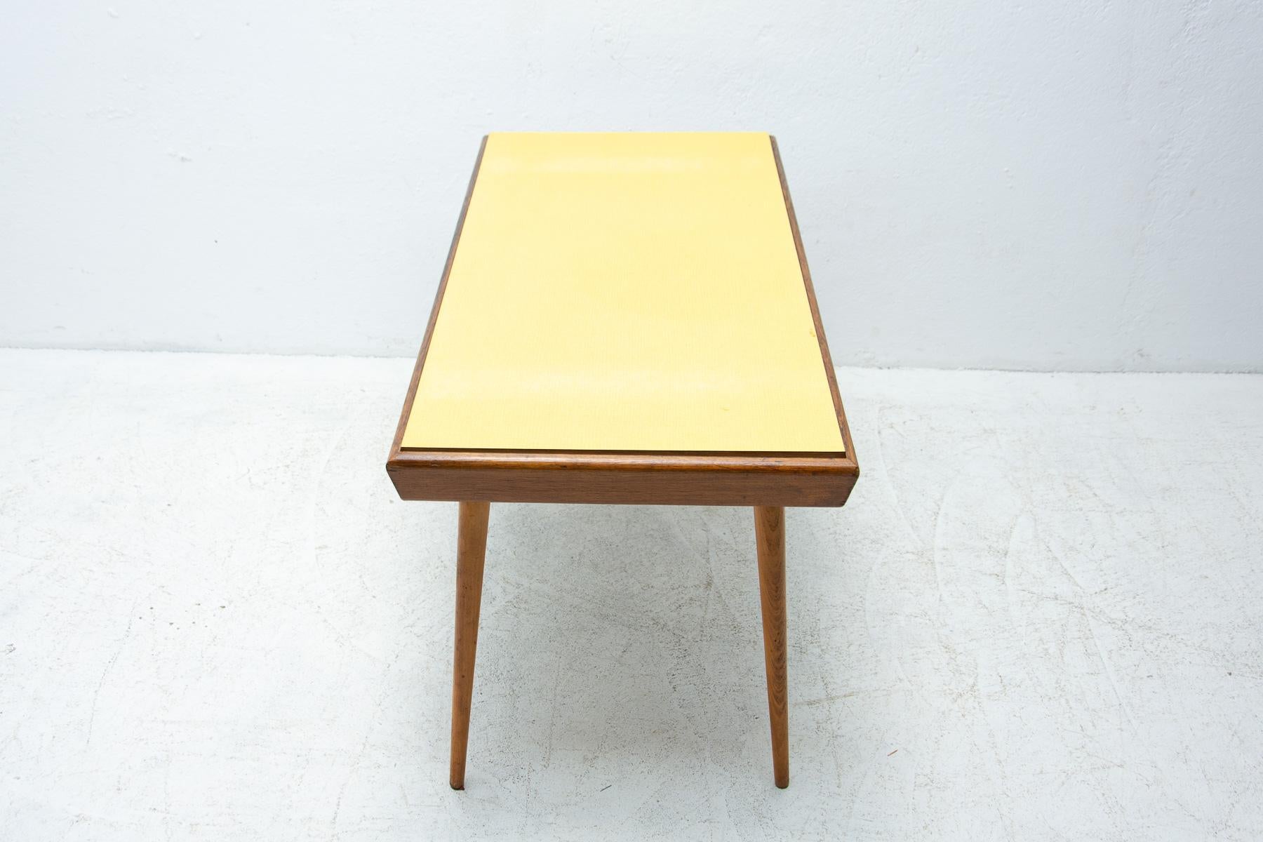 Mid Century Formica and Beech Wood Coffee Table, 1960´s, Czechoslovakia For Sale 5