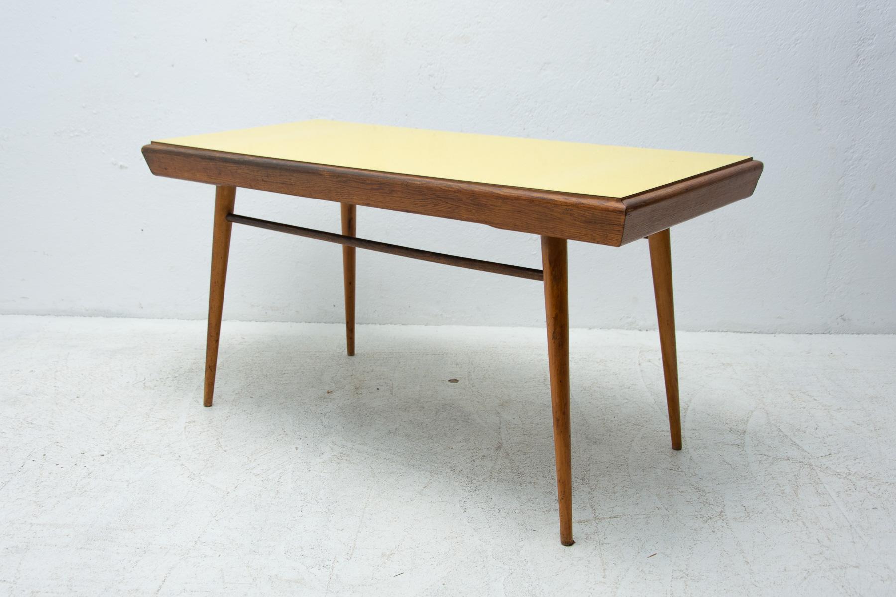Mid Century Formica and Beech Wood Coffee Table, 1960´s, Czechoslovakia For Sale 1