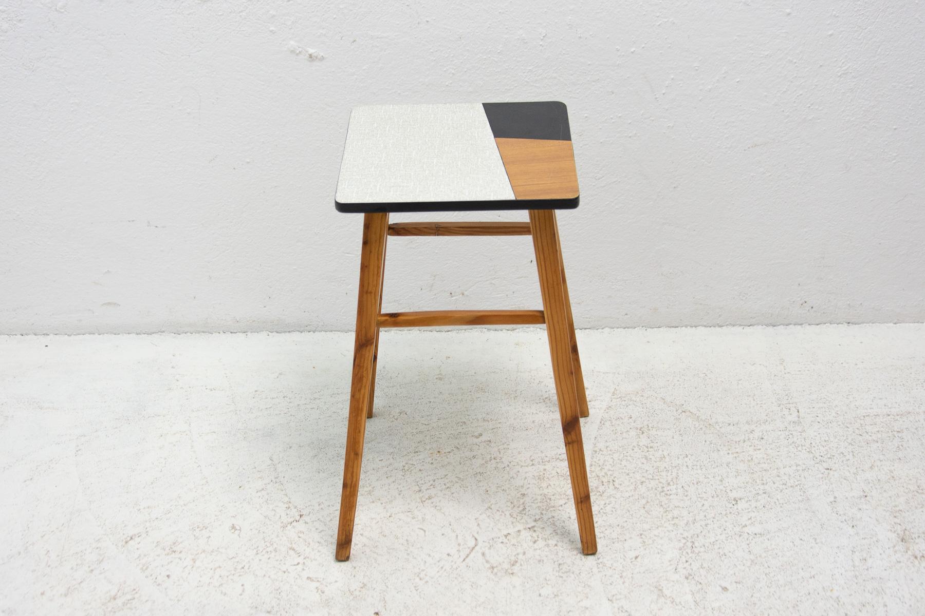 Mid Century Formica and Spruce Wood Plant Stand, 1960´s For Sale 3