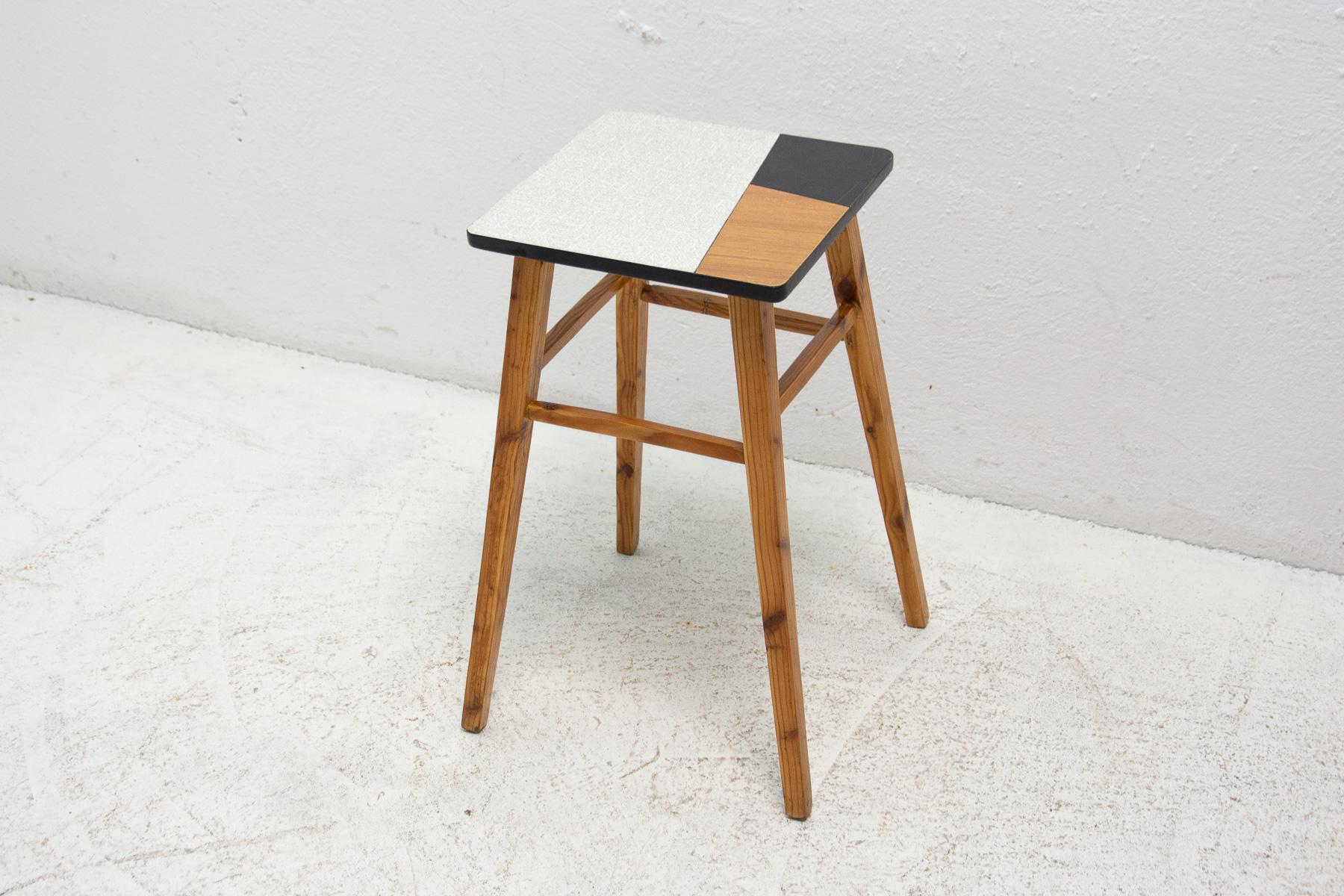 Mid Century Formica and Spruce Wood Plant Stand, 1960´s For Sale 4