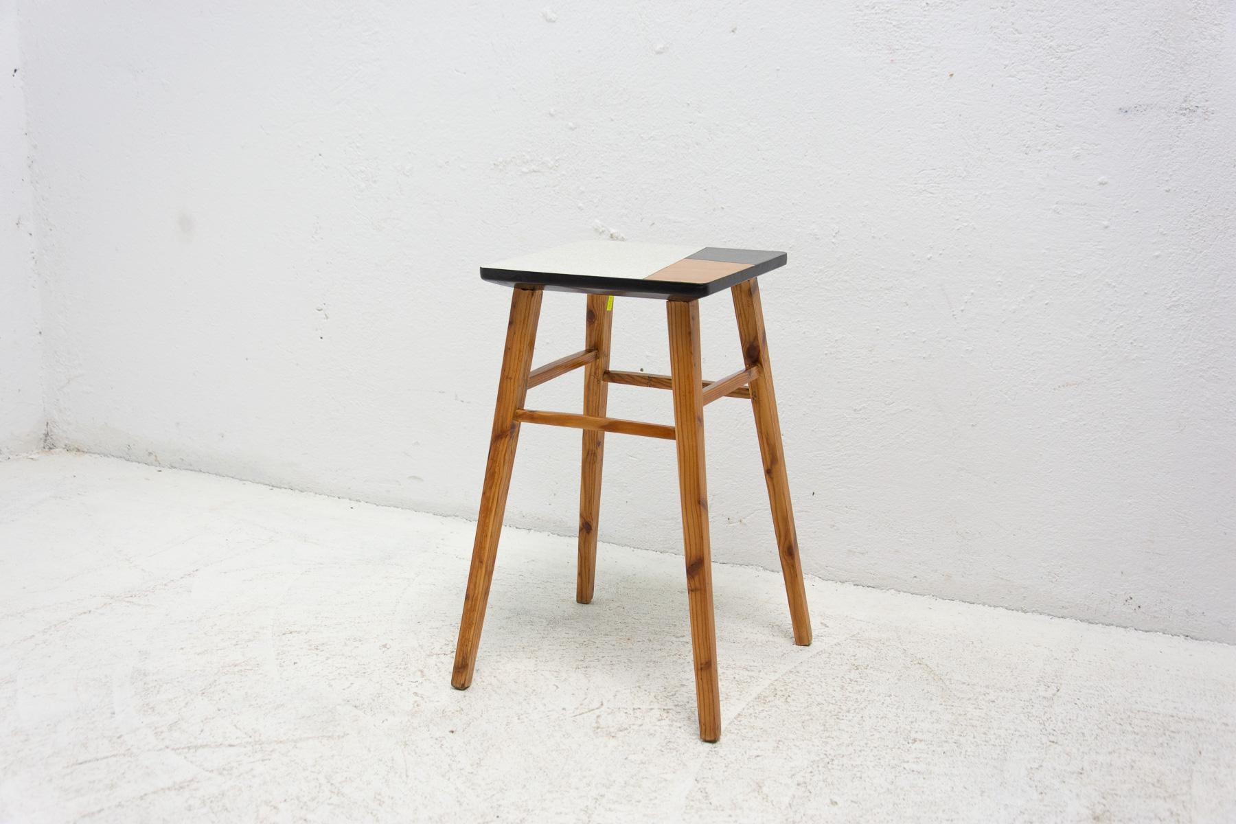 Mid Century Formica and Spruce Wood Plant Stand, 1960´s For Sale 5
