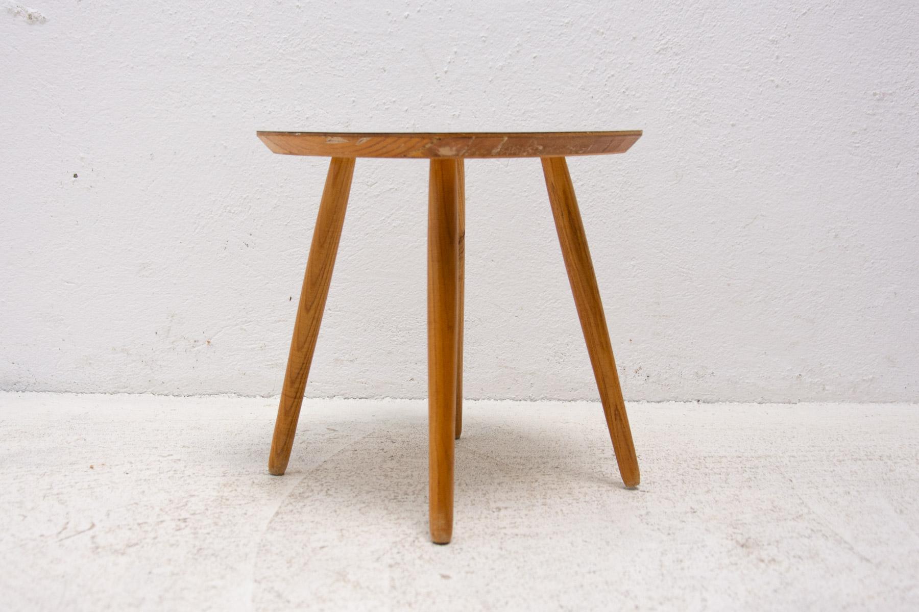 Mid Century Formica and Wood Stool, 1960´S, Czechoslovakia In Good Condition For Sale In Prague 8, CZ