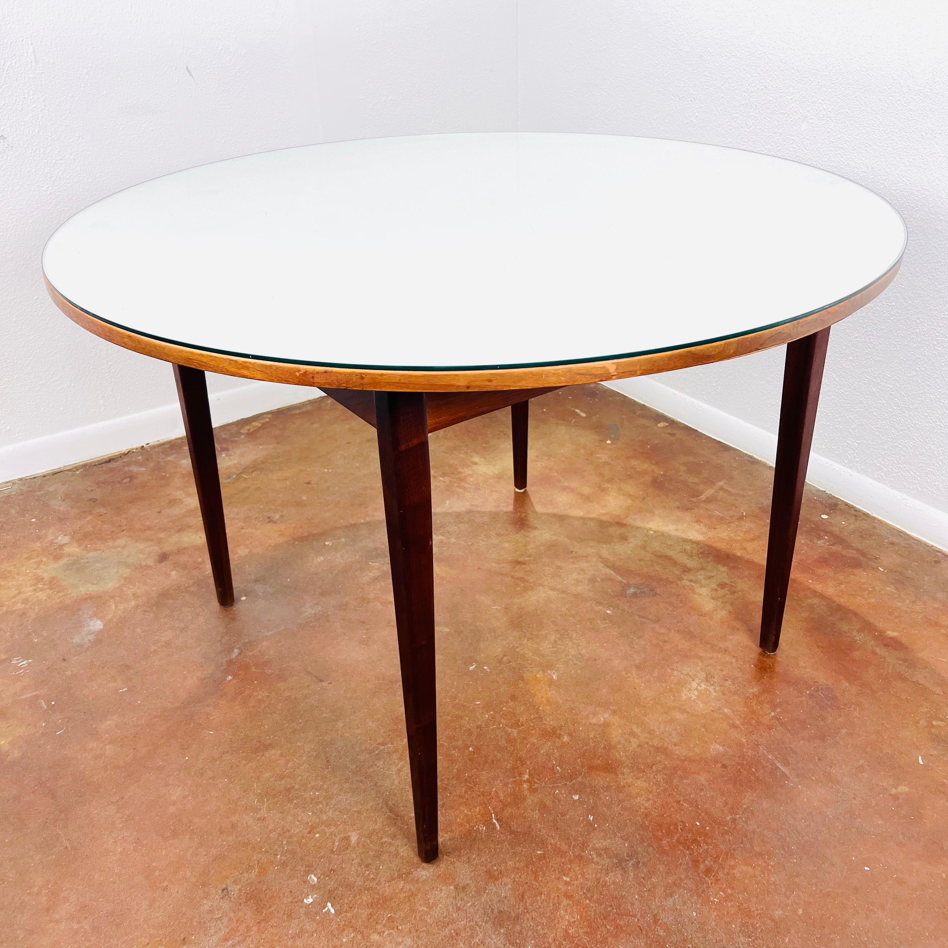 Mid-Century Formica Dining Table For Sale 7