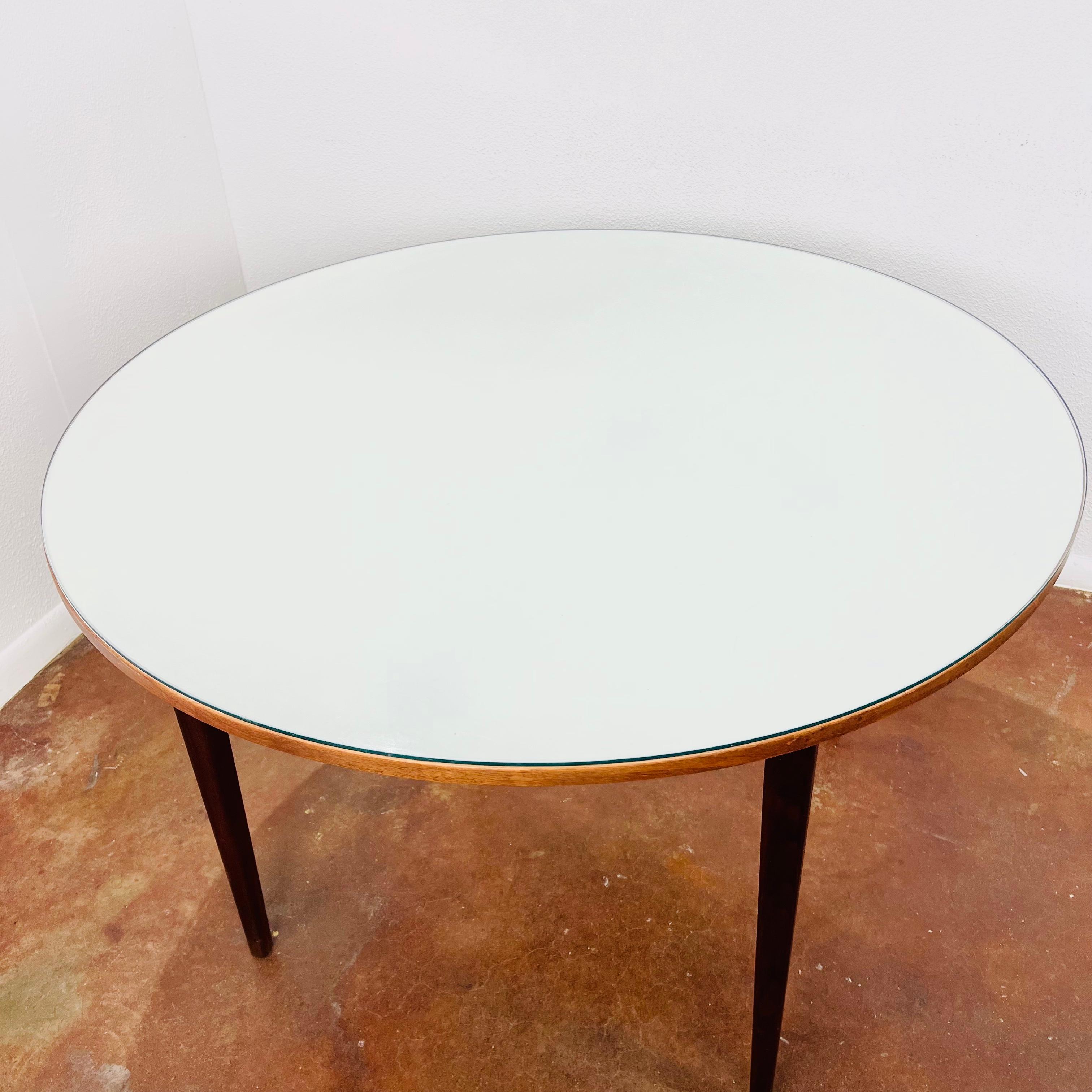 Mid-Century Formica Dining Table In Good Condition For Sale In Dallas, TX