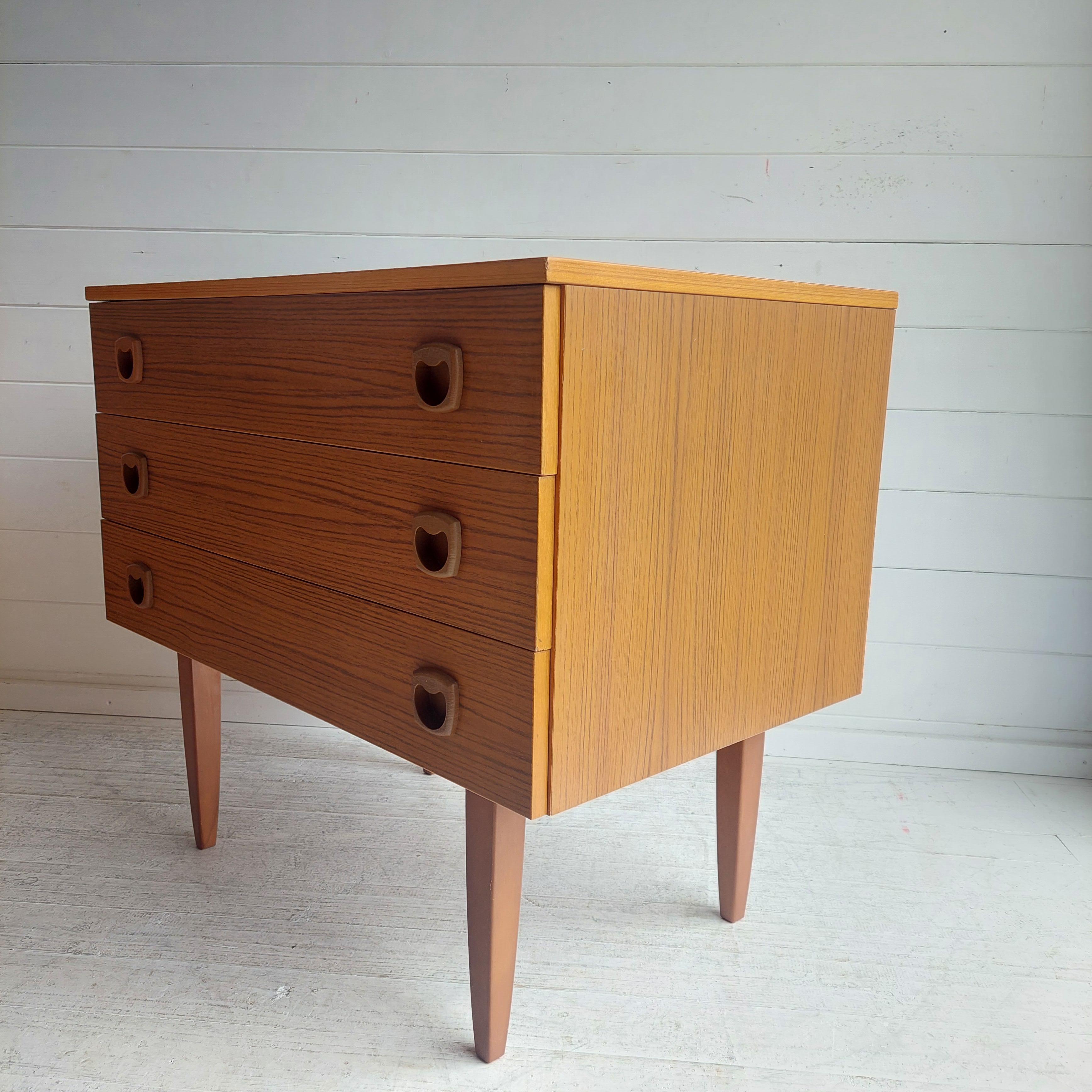  Mid Century Formica Teak effect Chest Of Drawers, 1960s 1