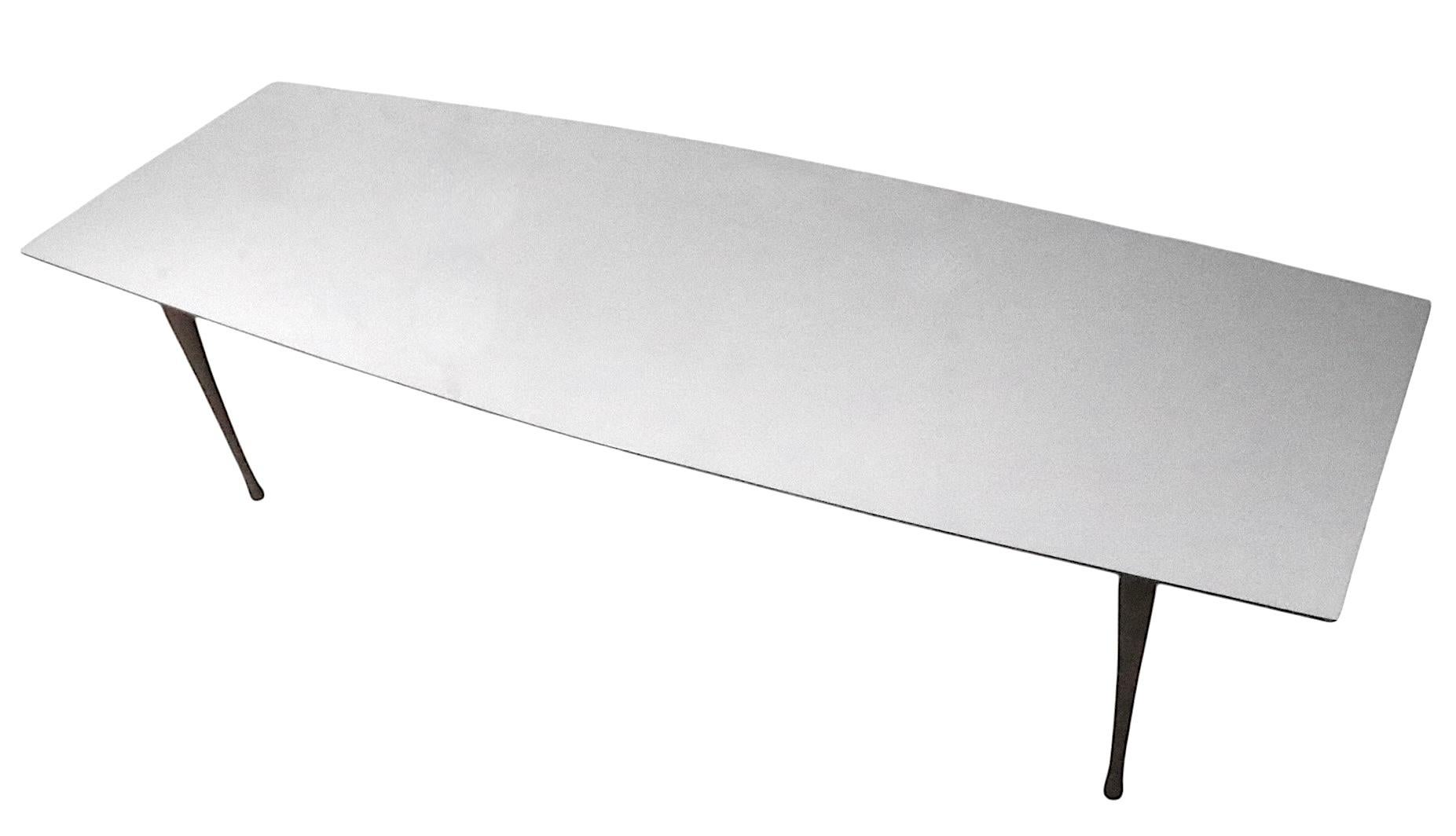 Mid Century Formica Top Coffee Table c. 1950/60's (amerikanisch) im Angebot