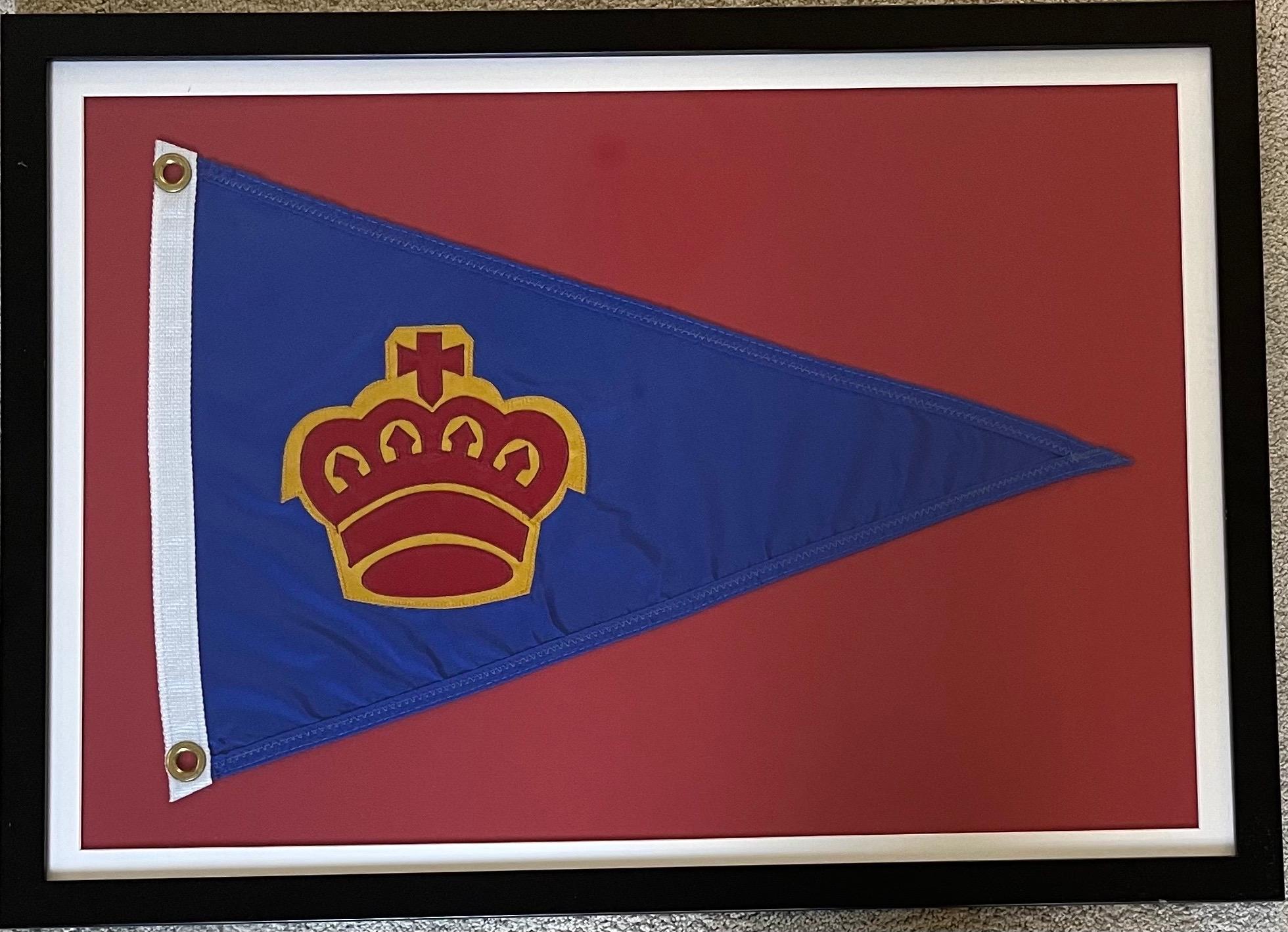 Gerahmte Yacht Club-Flagge aus der Jahrhundertmitte (Moderne der Mitte des Jahrhunderts) im Angebot