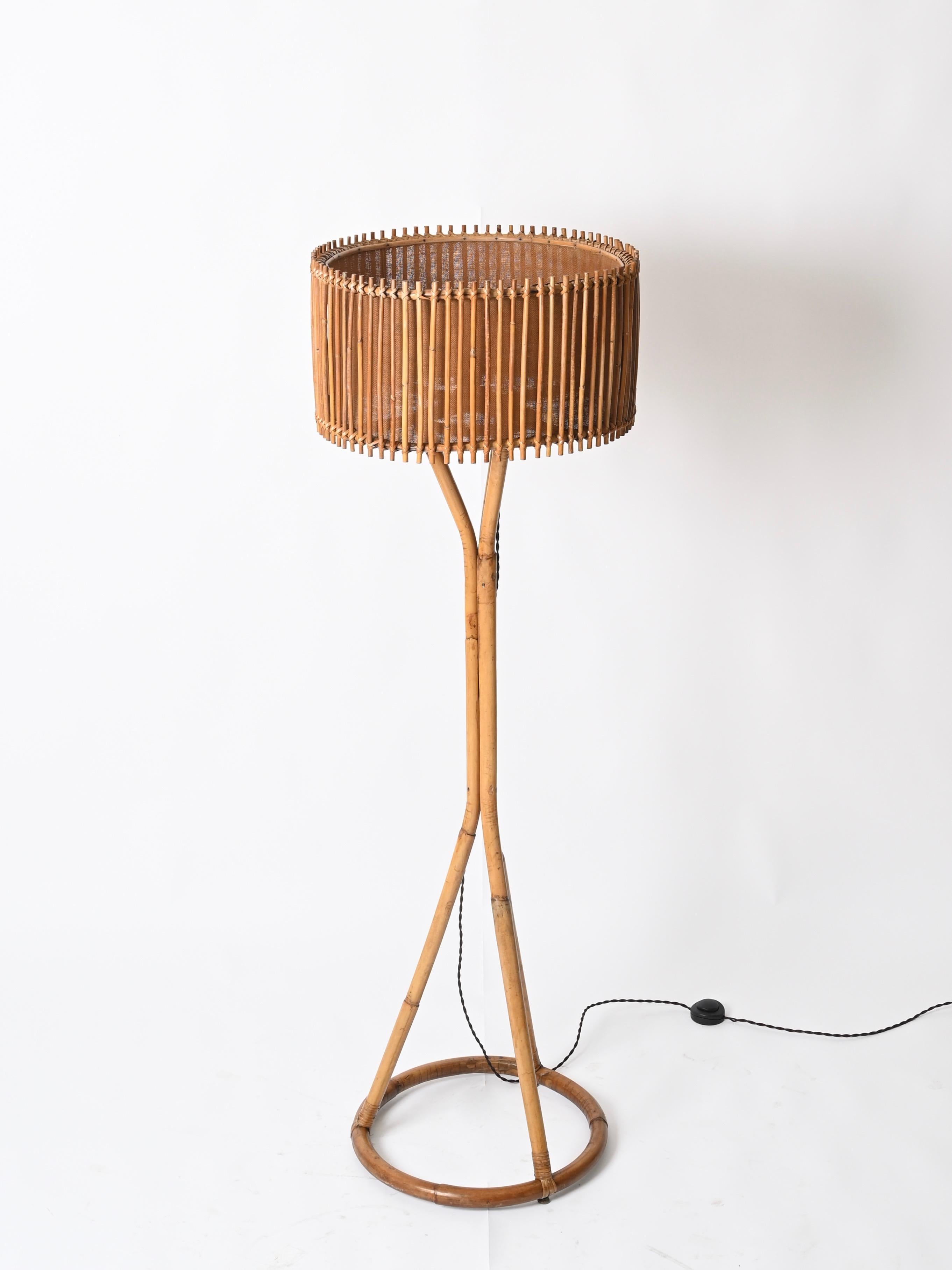 Lámpara de pie Franco Albini de bambú y ratán de mediados de siglo, Italia Años 60 Italiano en venta