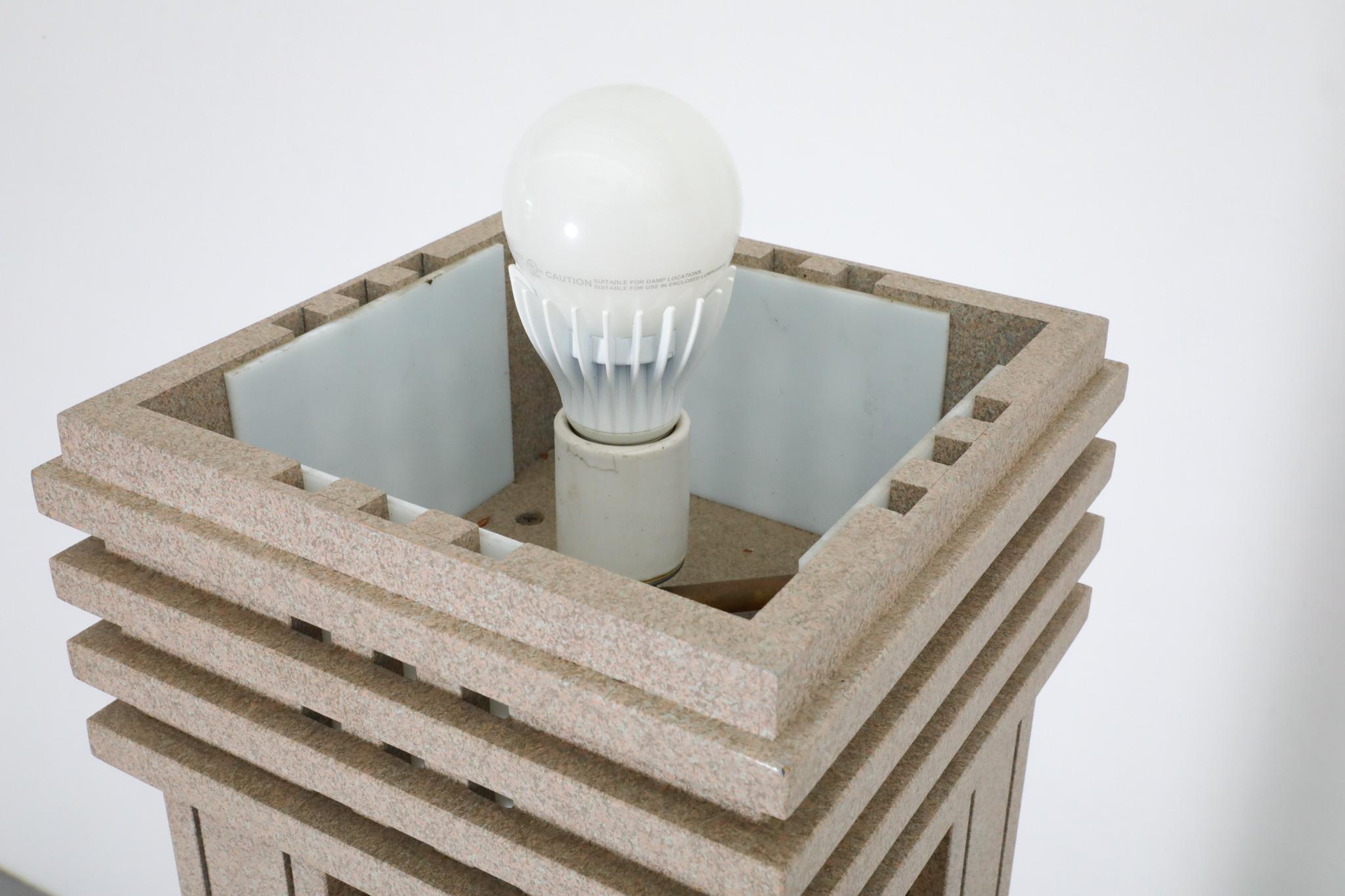 Lampadaires torchères d'inspiration Frank Lloyd Wright du milieu du siècle dernier en vente 9