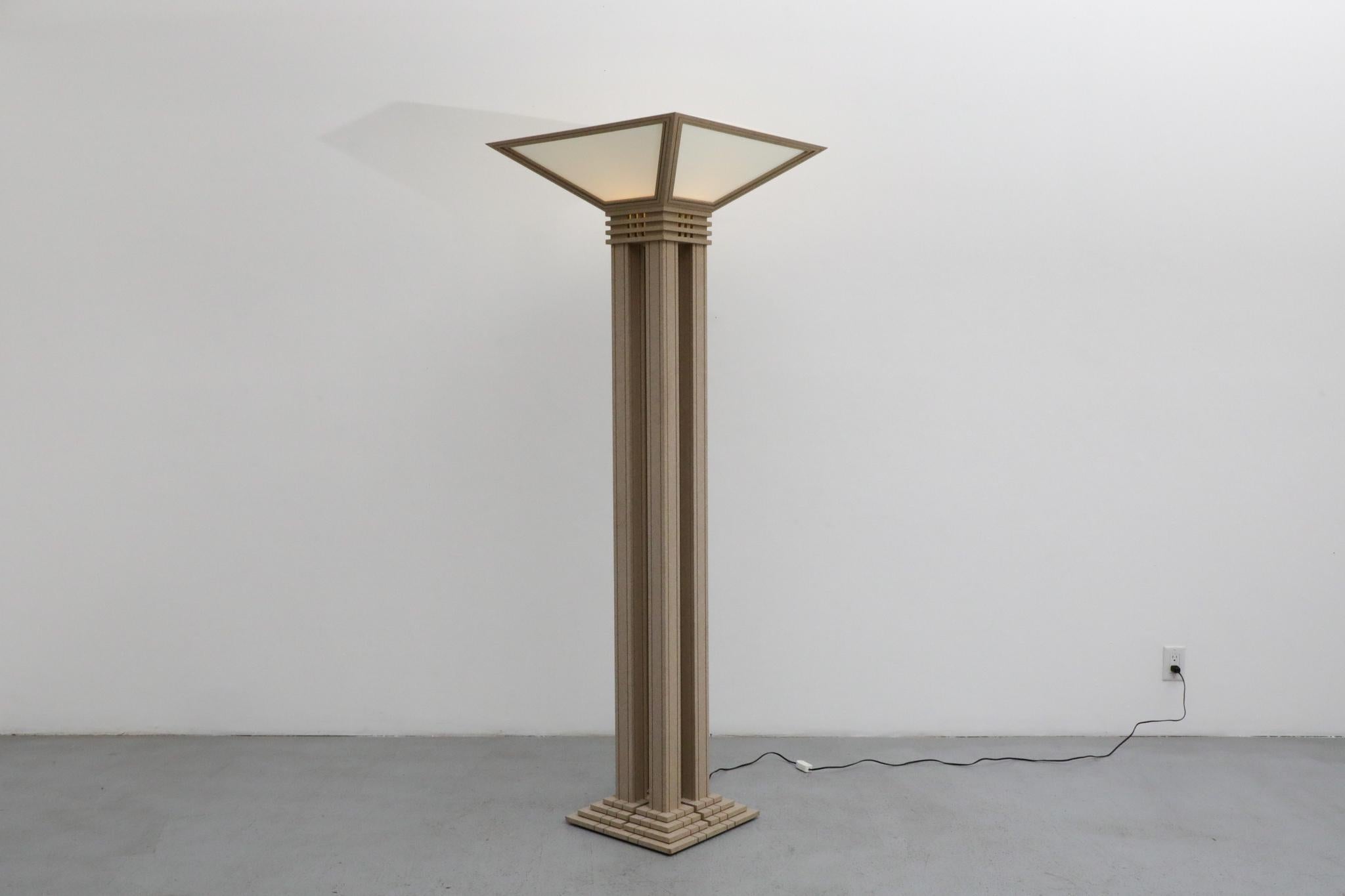 Lampadaires torchères d'inspiration Frank Lloyd Wright du milieu du siècle dernier Bon état - En vente à Los Angeles, CA