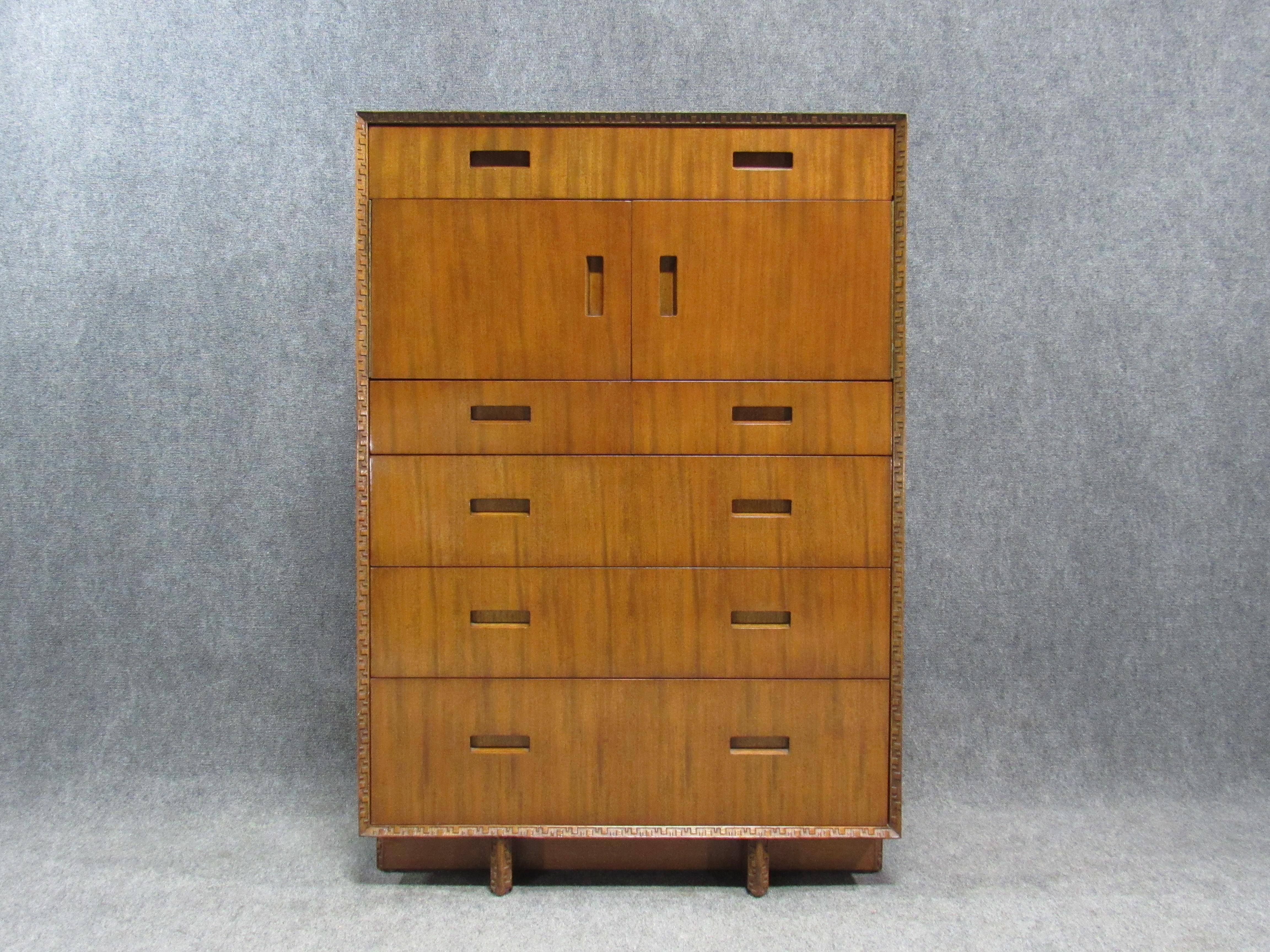 Mid-Century Frank Lloyd Wright Taliesin Mahogany Chest / Dresser by Henredon In Good Condition In Belmont, MA