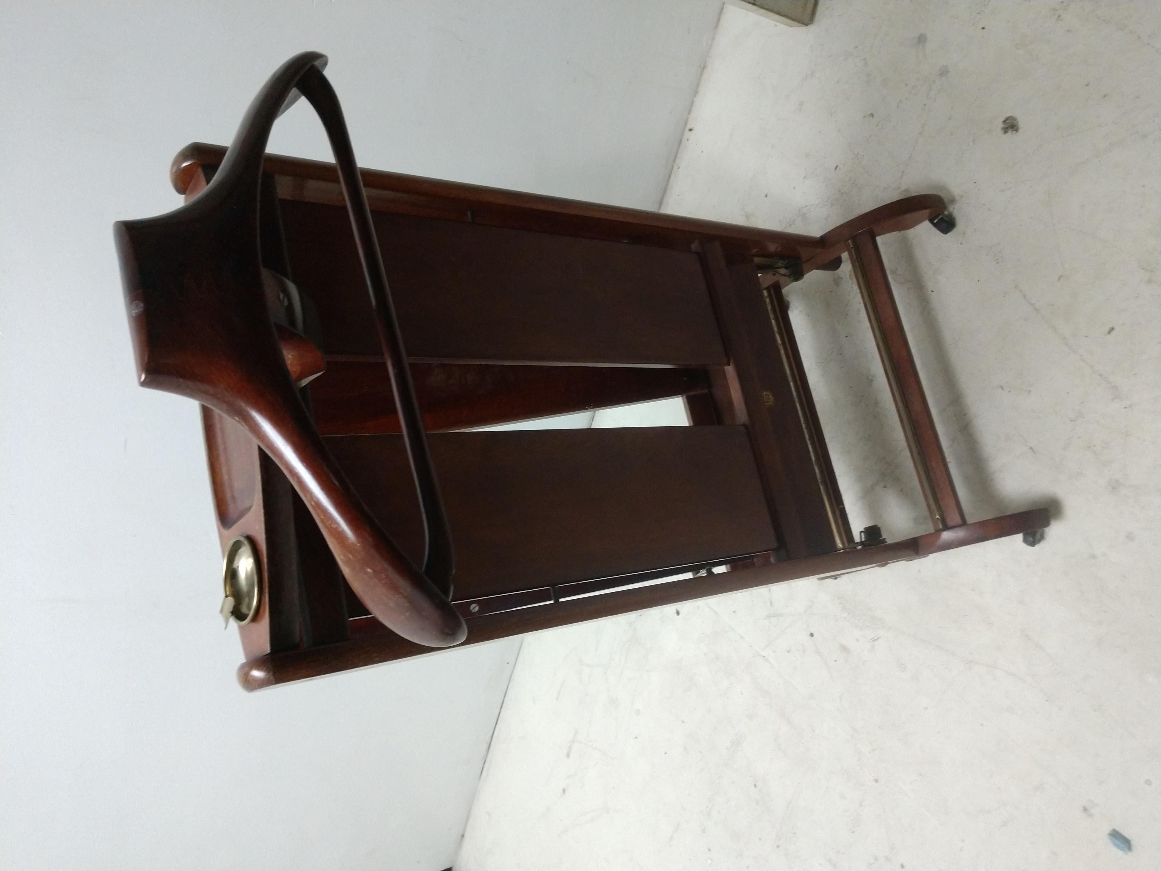 Midcentury Fratelli Reguitti Mahogany Clothes Valet In Good Condition In Port Jervis, NY