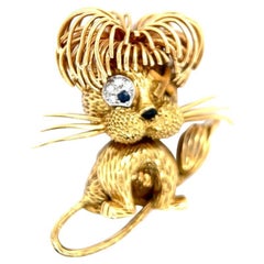 Mid-Century Fred Paris Sapphire Diamond 18 Karat Yellow Gold Lion Brooch