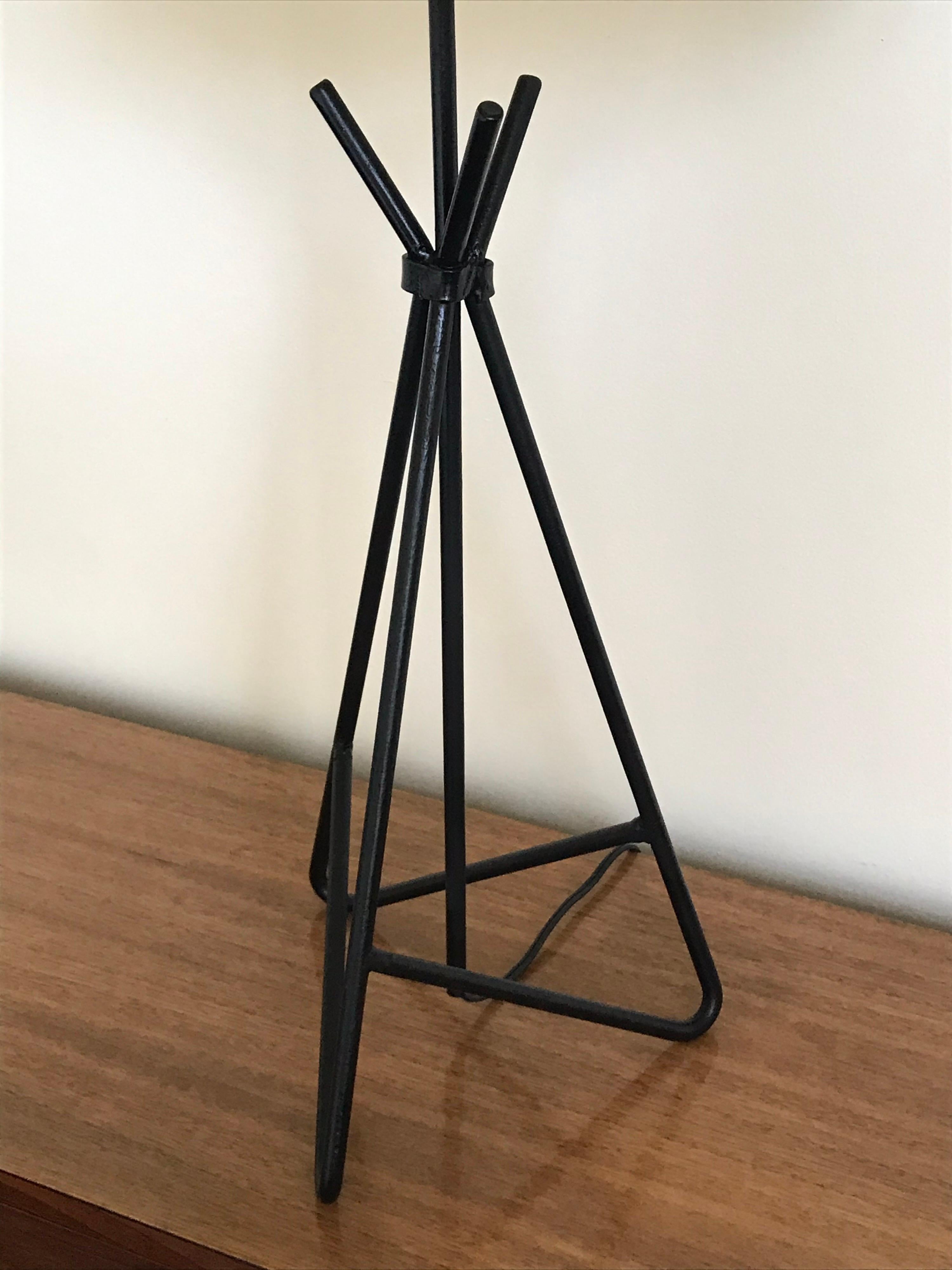 Mid-Century Modern Frederic Weinberg bent triangular wrought iron table lamp. Professionally rewired, shade not included.