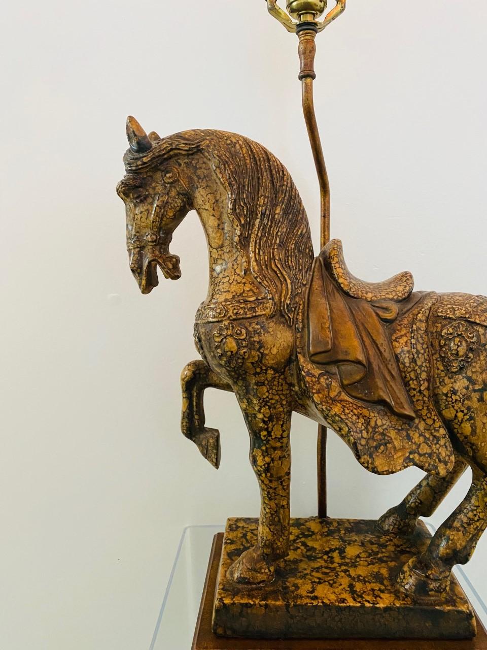 Frederick Cooper Tang Dynasty Pferd Tischlampe Mitte des Jahrhunderts (Chinoiserie) im Angebot