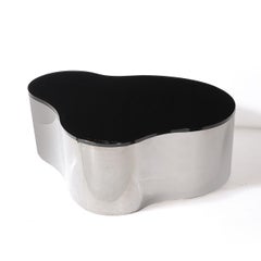 Mesa de cóctel de forma libre de mediados de siglo en bronce de cañón y vitrolita de Karl Springer