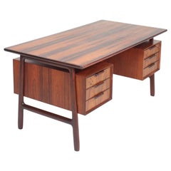 Scrivania indipendente del Medioevo in legno di palissandro di Omann Jun, design danese, anni '50