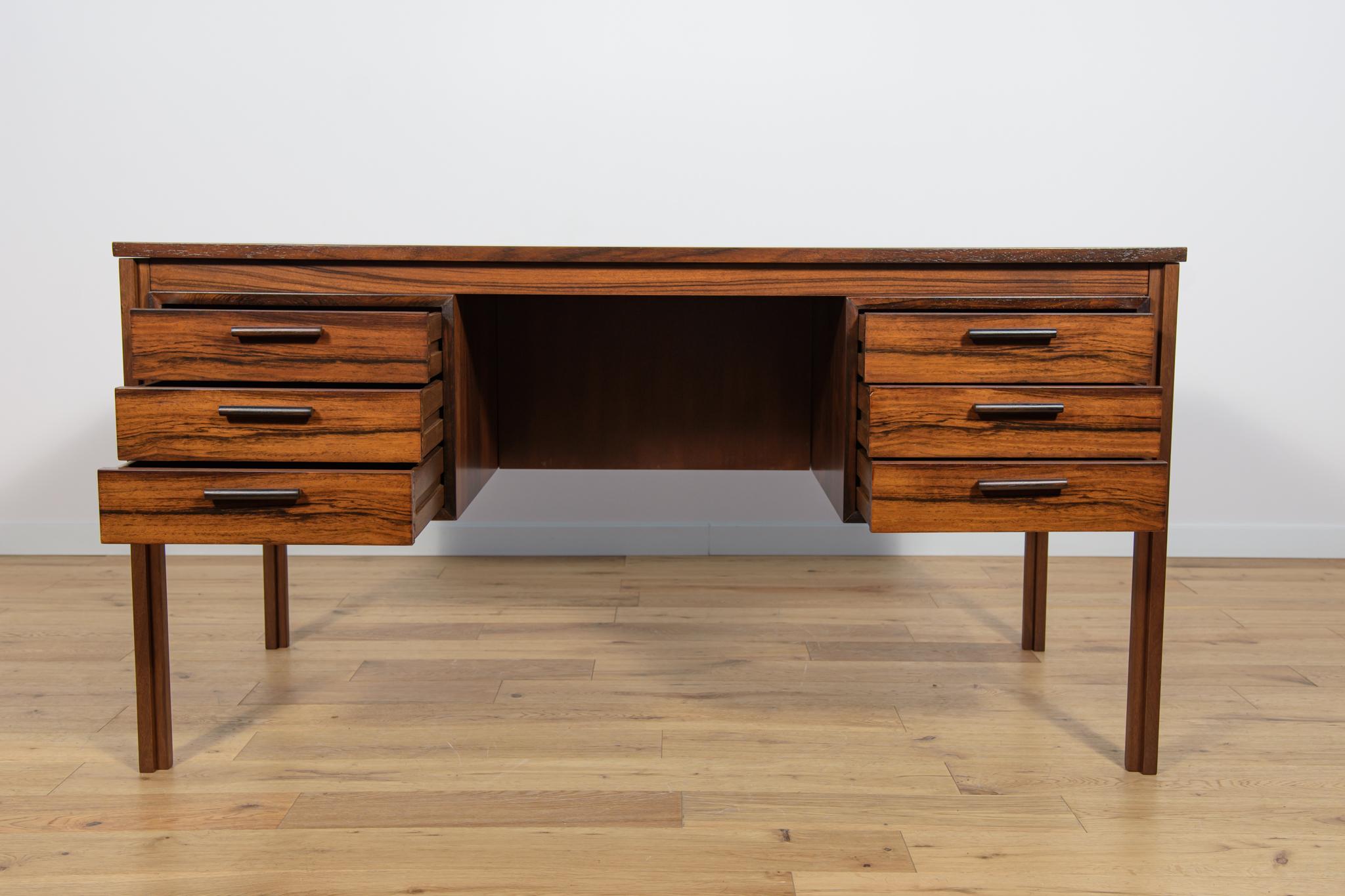 Mid-Century Freestanding Rosewood Desk, 1960s For Sale 3