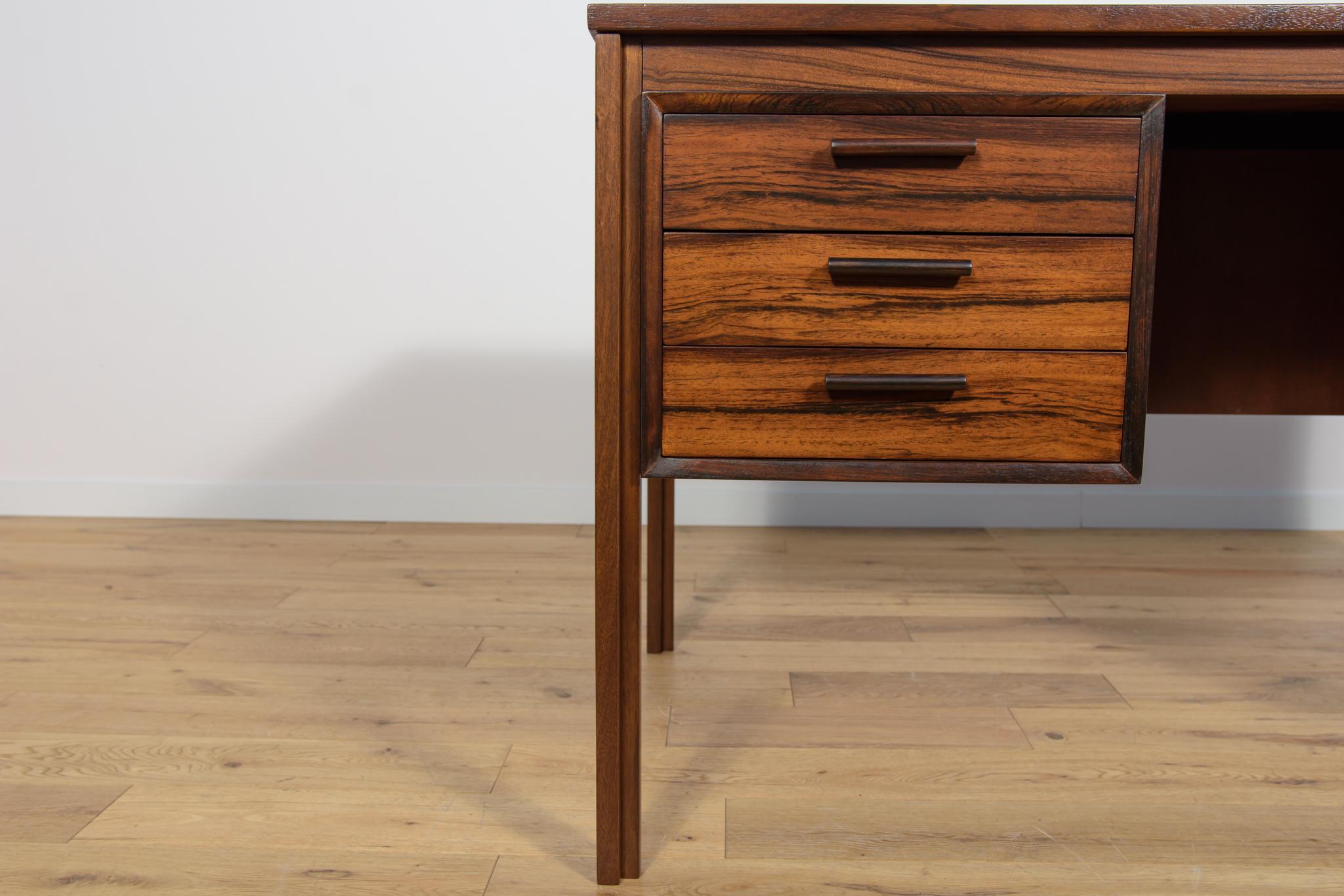 Mid-Century Freestanding Rosewood Desk, 1960s For Sale 9
