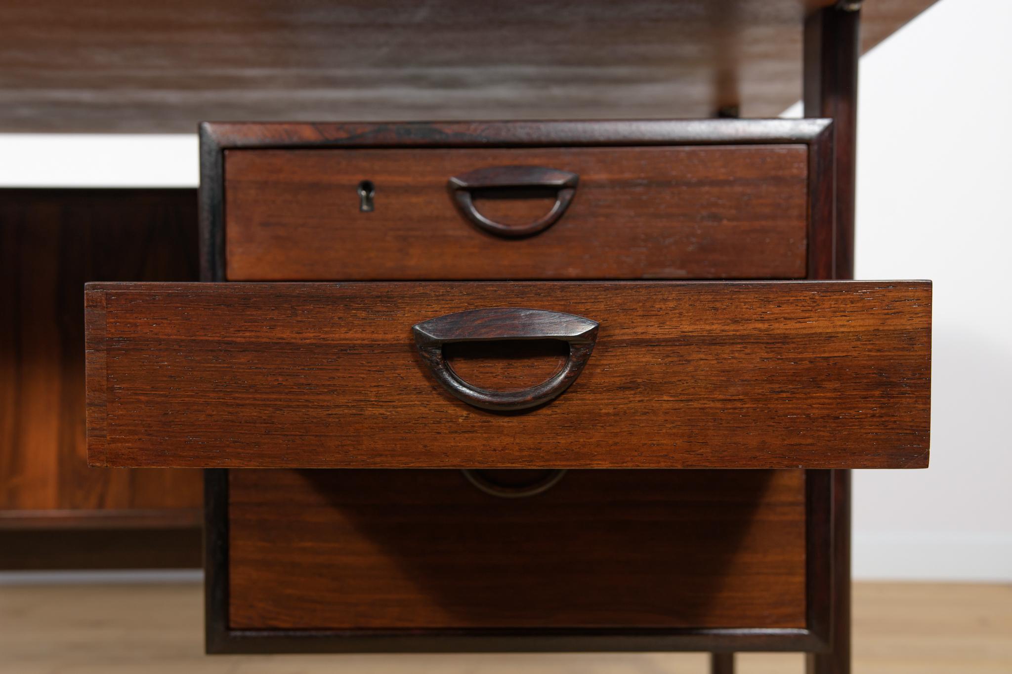 Mid-Century Freestanding Rosewood Desk by Kai Kristiansen for Feldballes. For Sale 4
