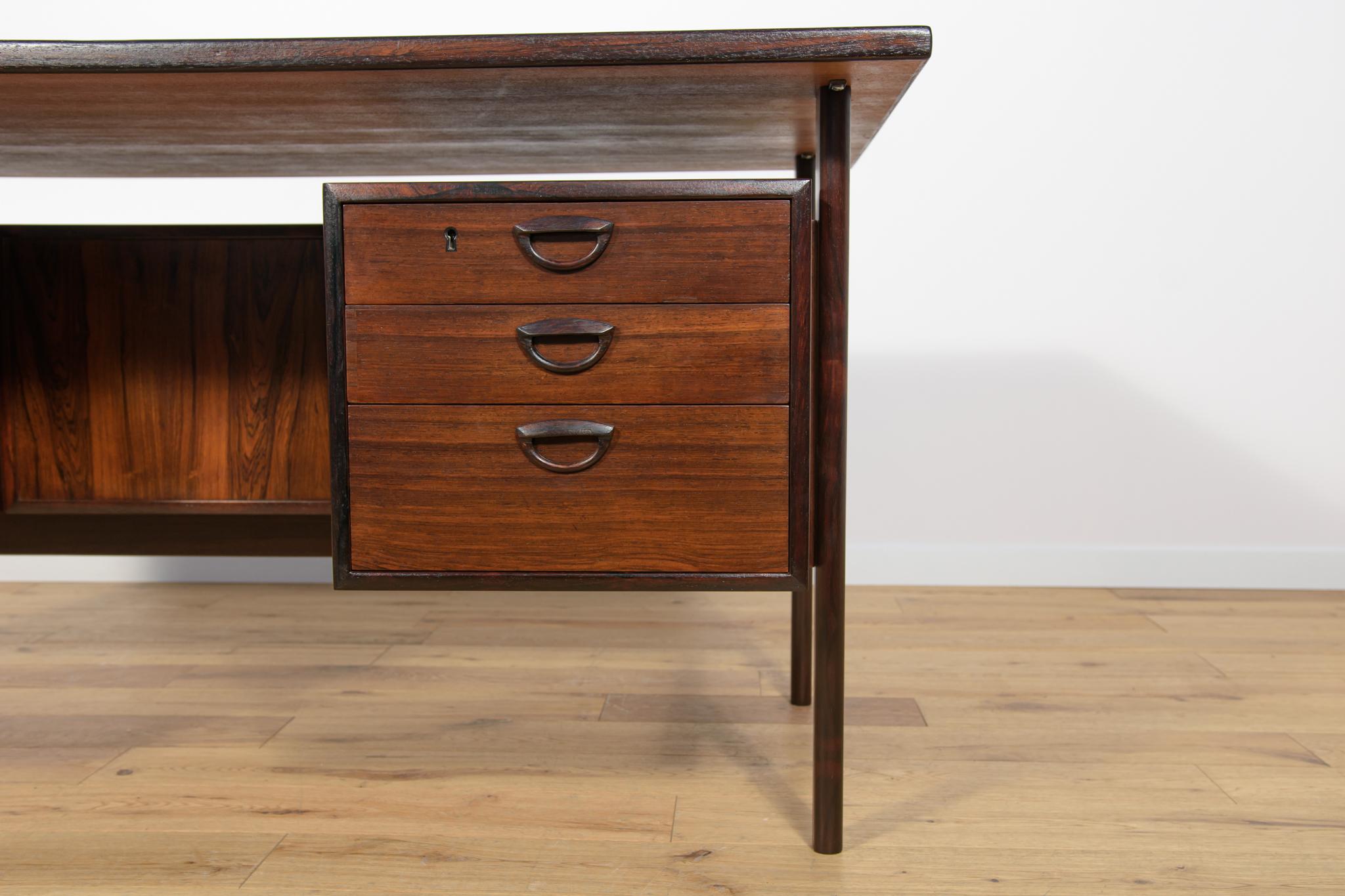 Mid-Century Freestanding Rosewood Desk by Kai Kristiansen for Feldballes. For Sale 6