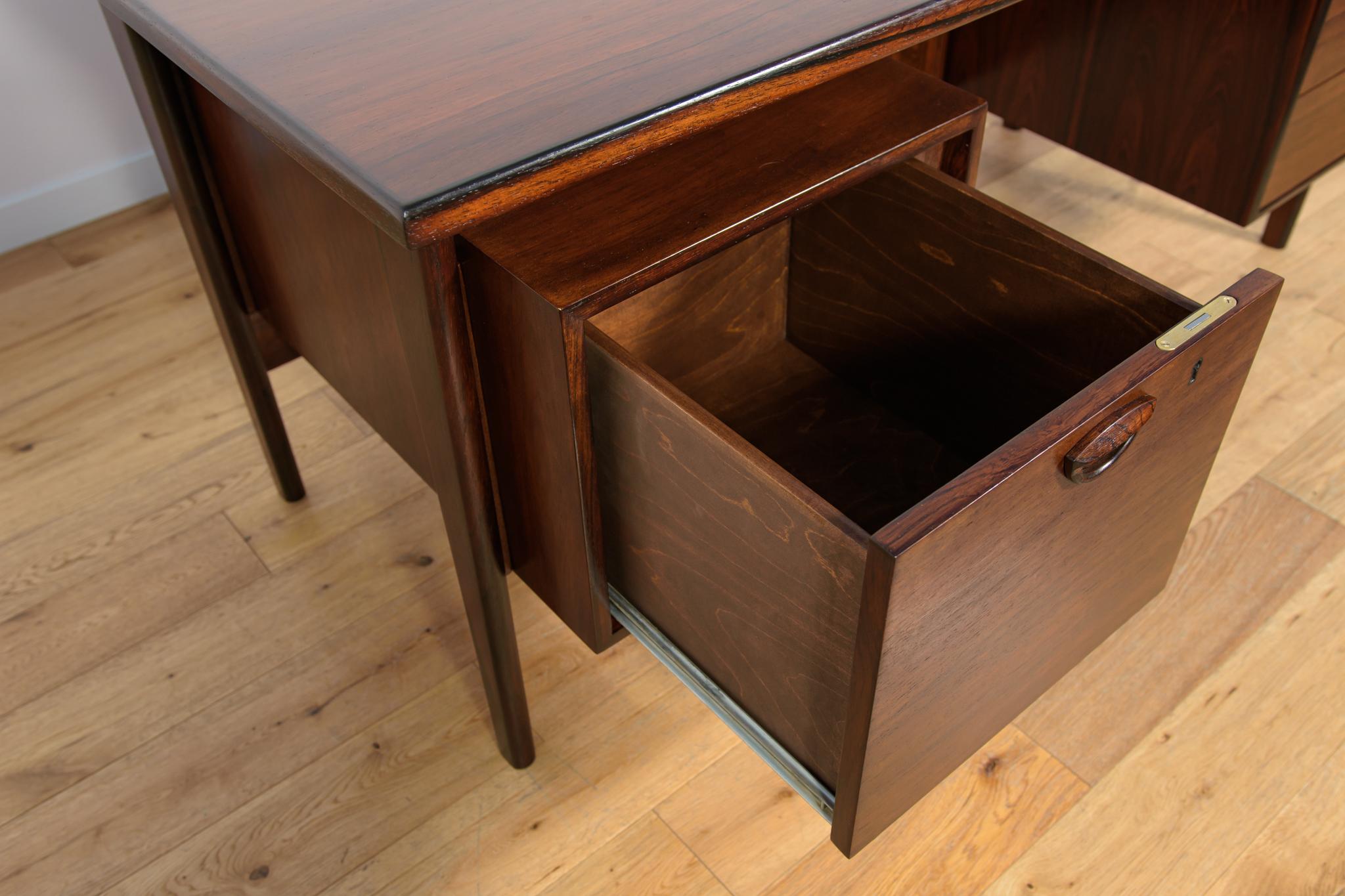 Mid-Century Freestanding Rosewood Desk by Kai Kristiansen for Feldballes. For Sale 9