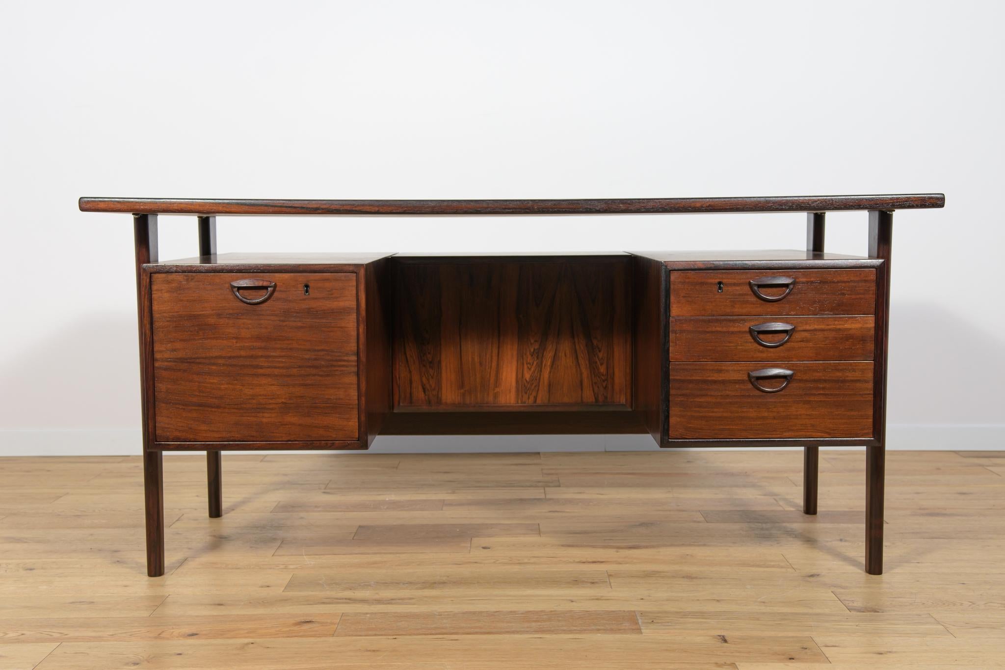 Mid-Century Modern Mid-Century Freestanding Rosewood Desk by Kai Kristiansen for Feldballes. For Sale
