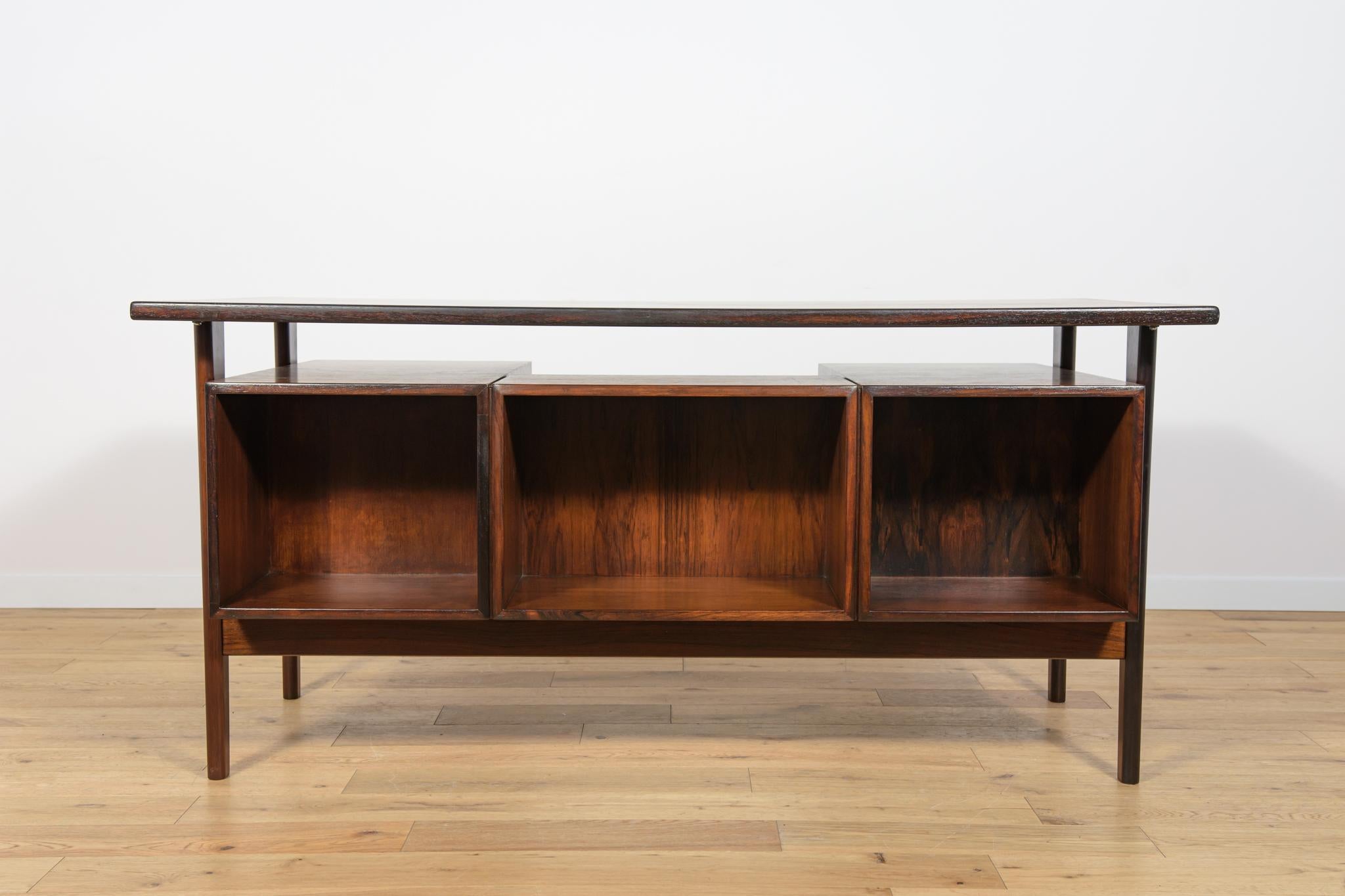 Mid-Century Freestanding Rosewood Desk by Kai Kristiansen for Feldballes. In Excellent Condition For Sale In GNIEZNO, 30
