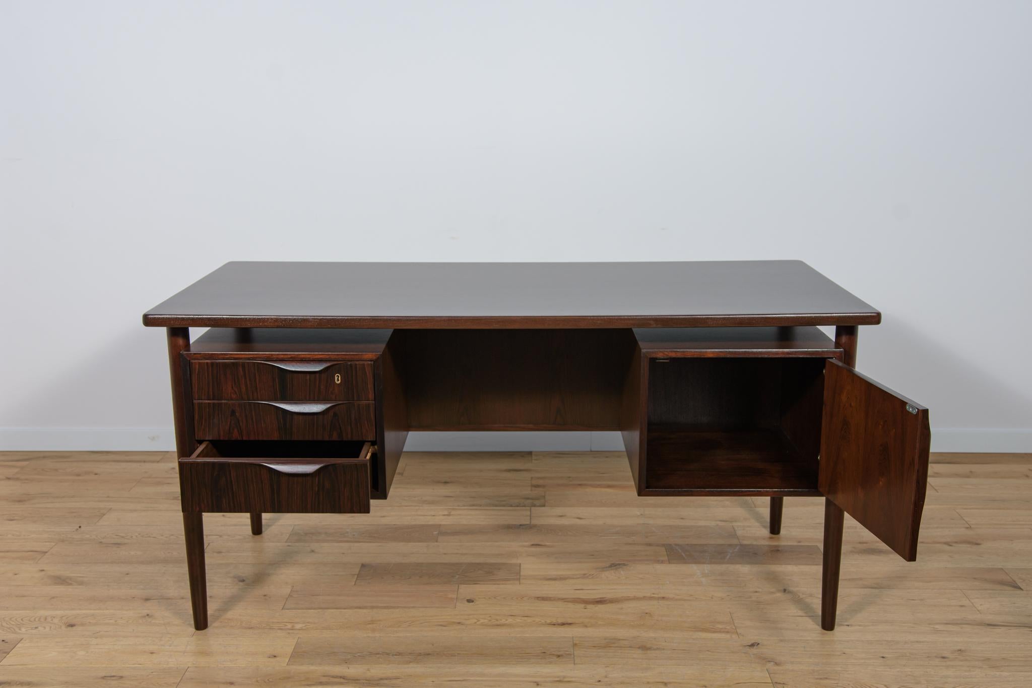 Mid-Century Freestanding Rosewood Desk, Denmark, 1960s For Sale 3