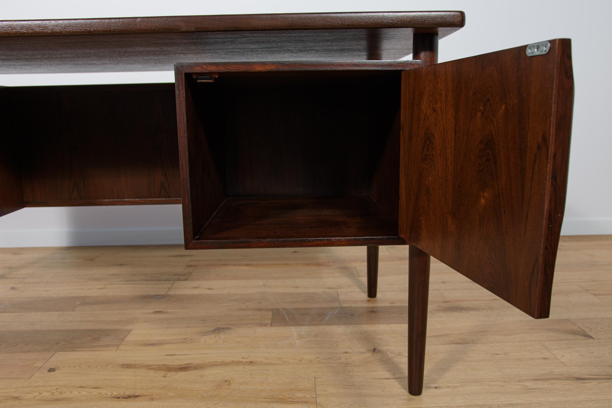 Mid-Century Freestanding Rosewood Desk, Denmark, 1960s For Sale 4