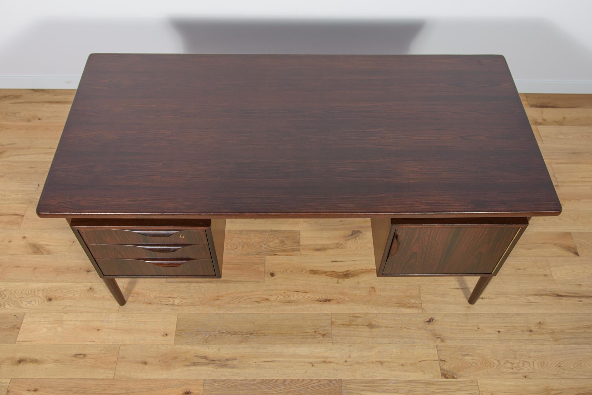 Mid-Century Modern Mid-Century Freestanding Rosewood Desk, Denmark, 1960s For Sale