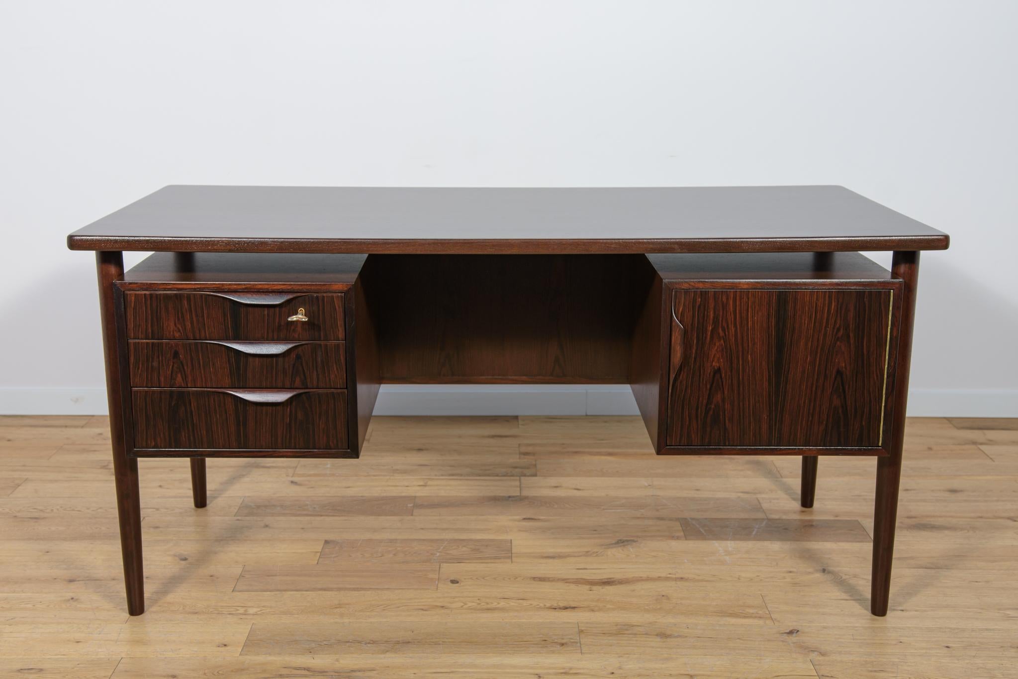 Danish Mid-Century Freestanding Rosewood Desk, Denmark, 1960s For Sale