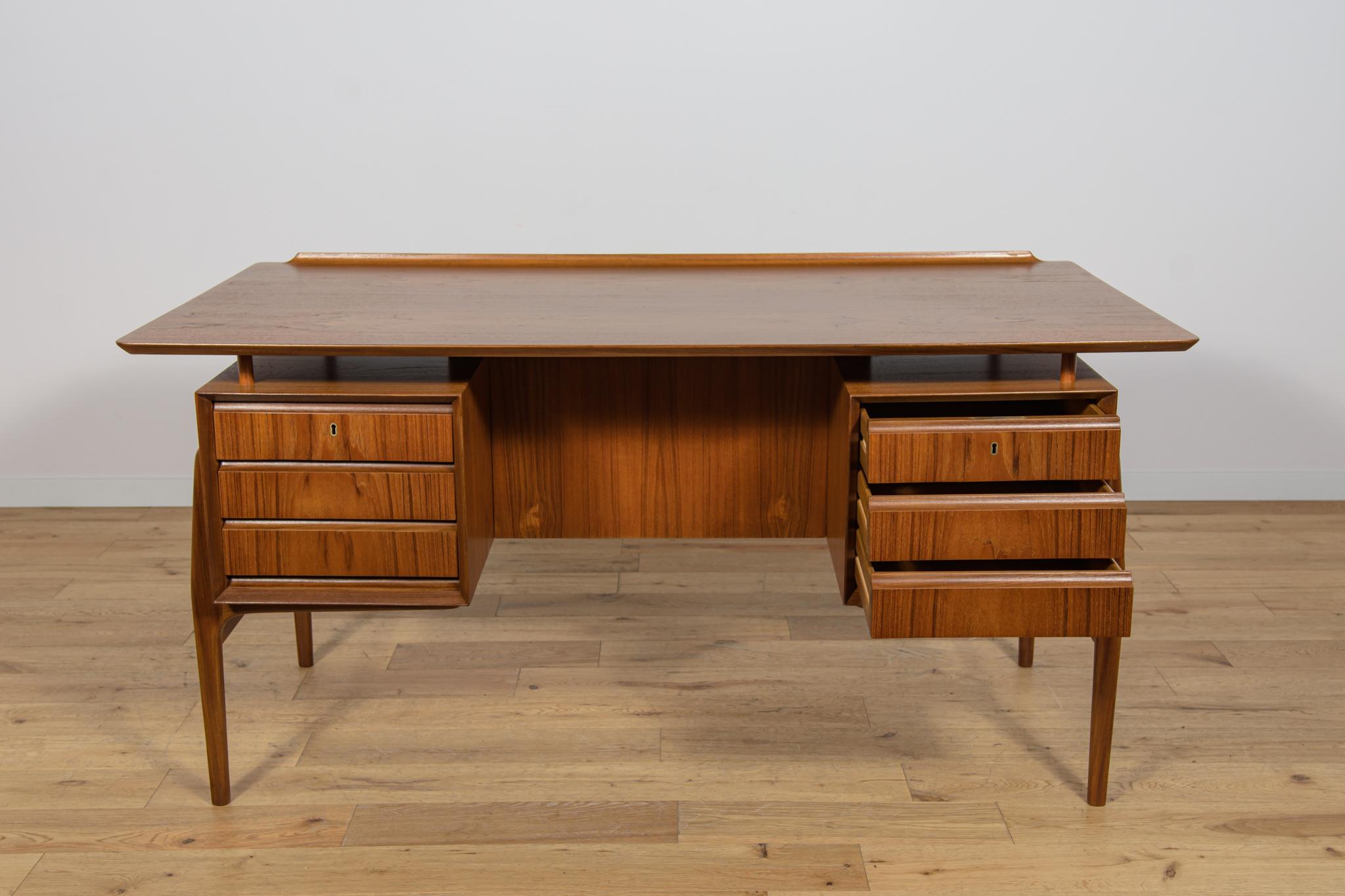 Freistehender Teakholz-Schreibtisch aus der Jahrhundertmitte, 1960er Jahre im Angebot 3
