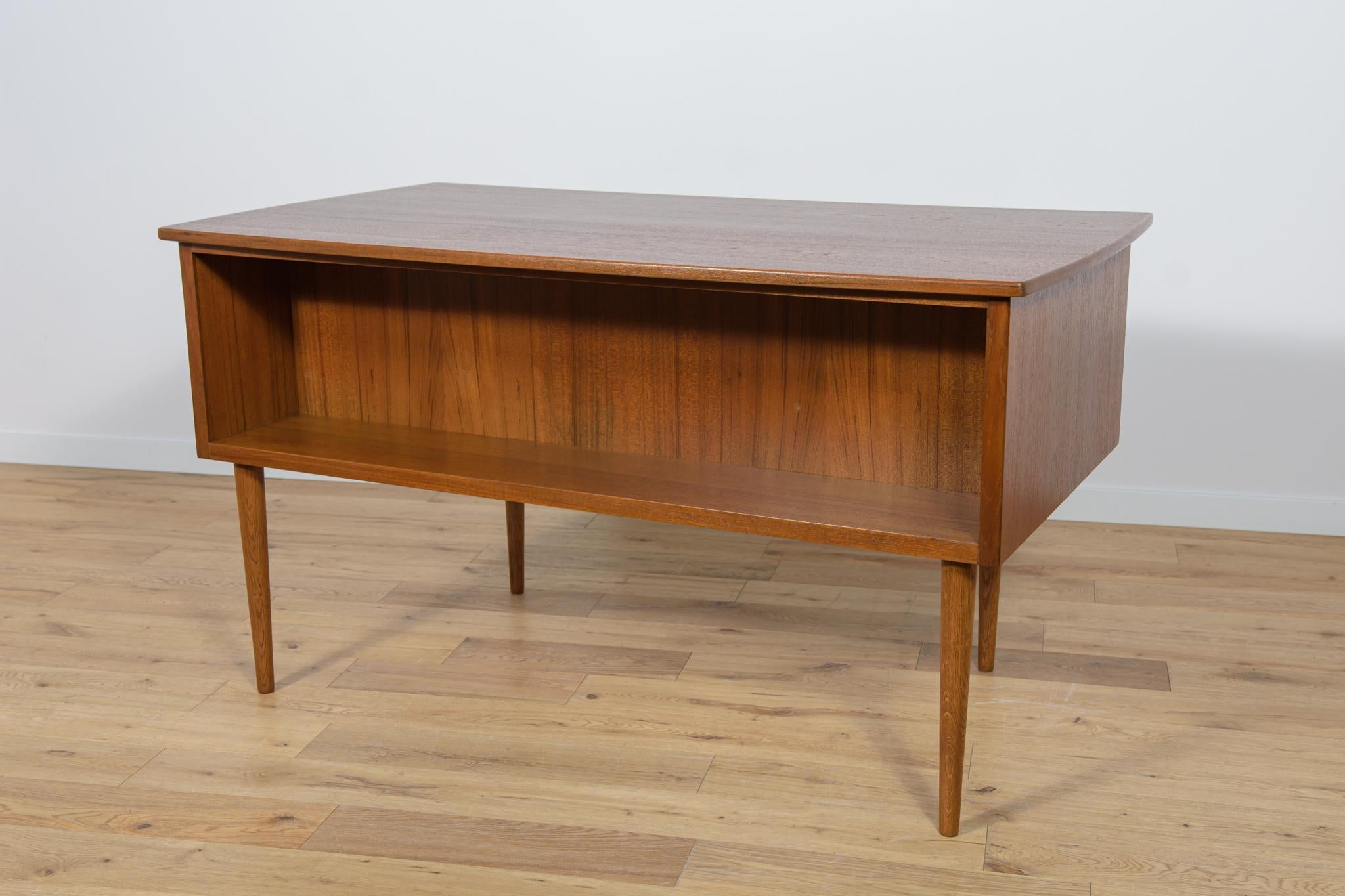 Mid-Century Freestanding Teak Desk, 1960s For Sale 2