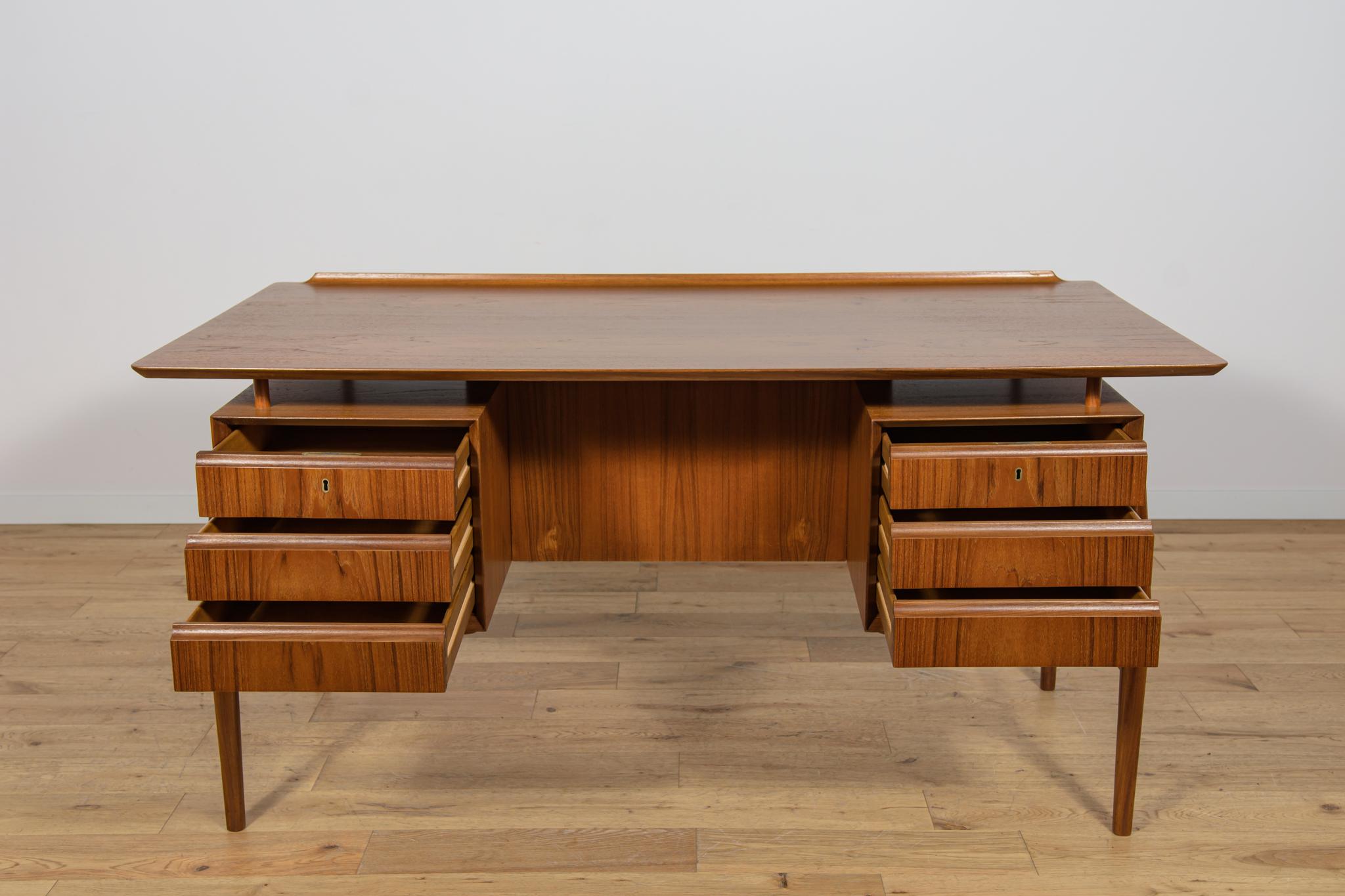 Freistehender Teakholz-Schreibtisch aus der Jahrhundertmitte, 1960er Jahre im Angebot 2
