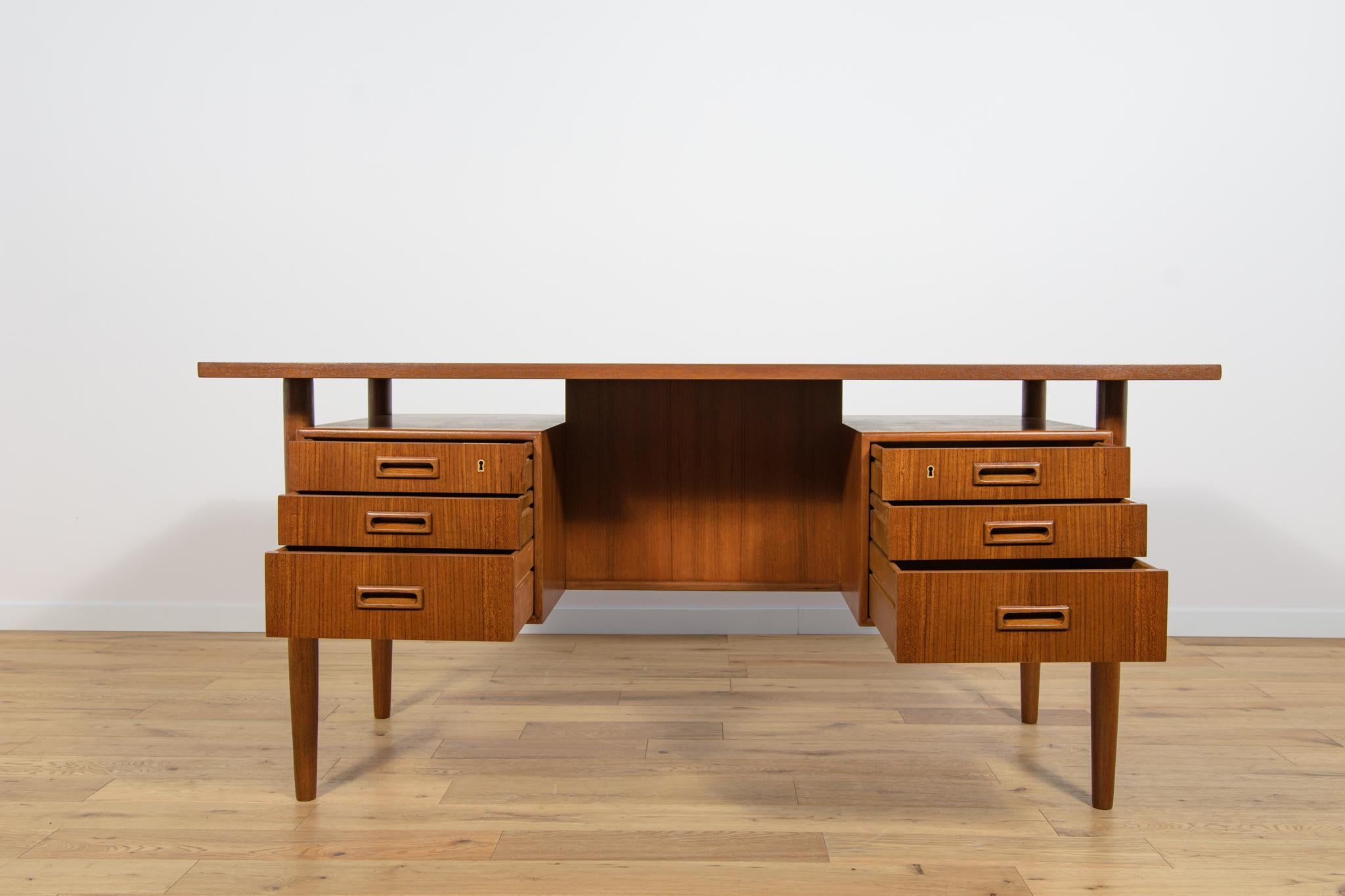 Mid Century Freestanding Teak Desk by Arne Vodder for Sibast, 1960s For Sale 3