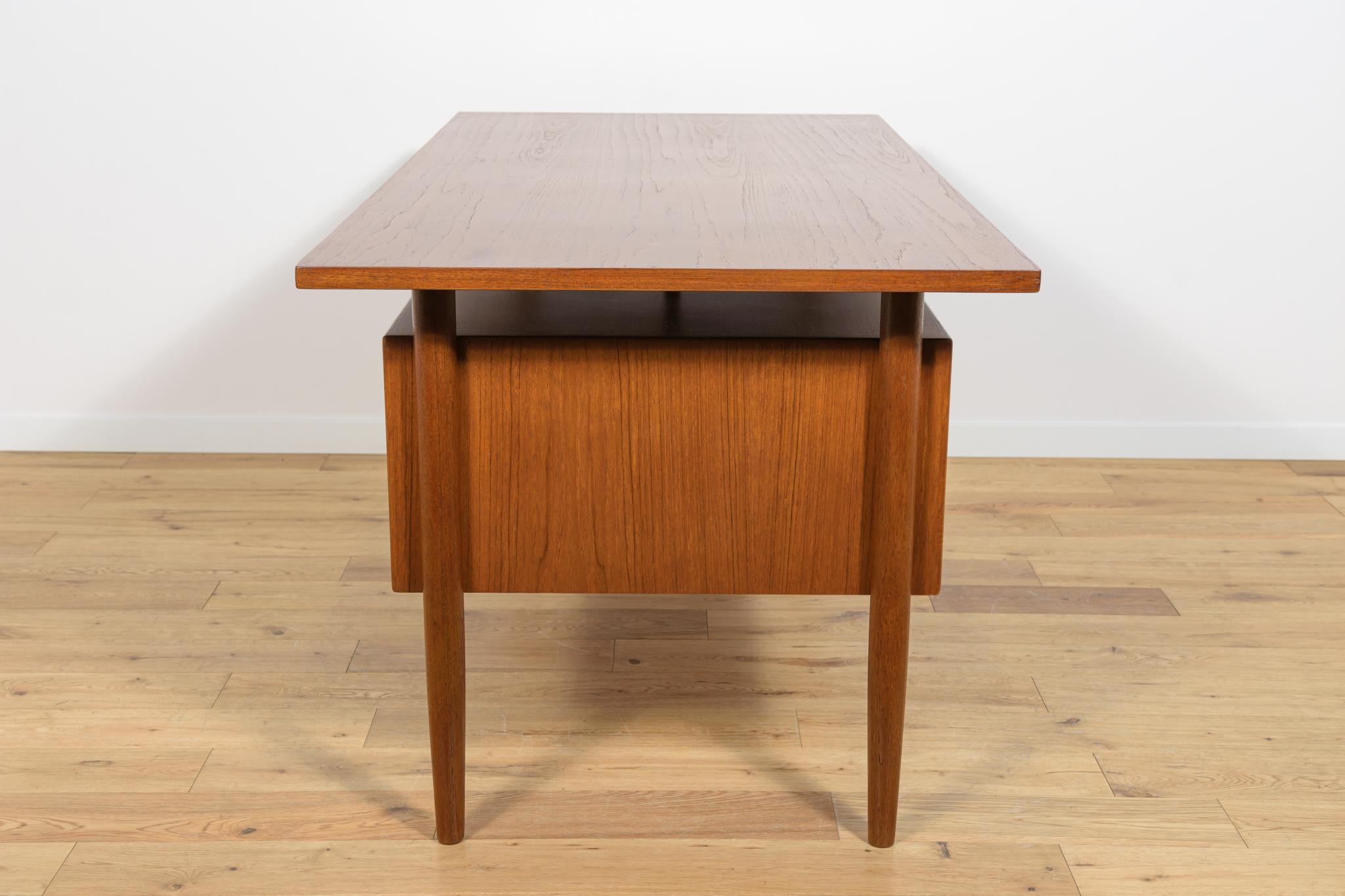 Woodwork Mid Century Freestanding Teak Desk by Arne Vodder for Sibast, 1960s For Sale