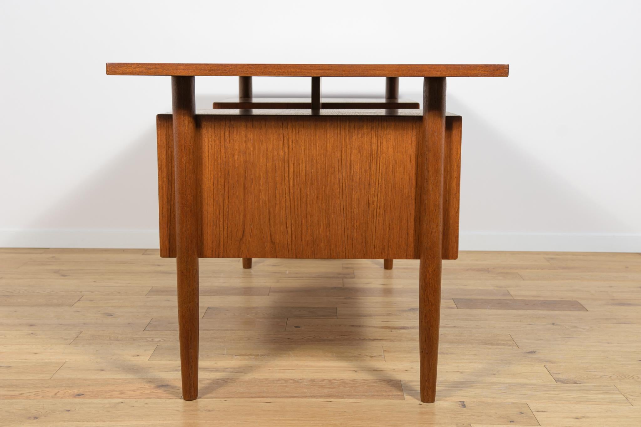Mid Century Freestanding Teak Desk by Arne Vodder for Sibast, 1960s In Excellent Condition For Sale In GNIEZNO, 30